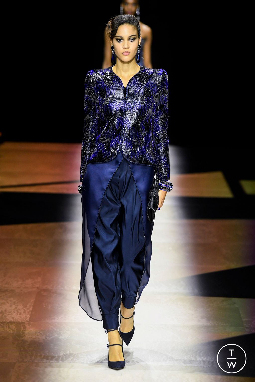Fashion Week Paris Fall/Winter 2022 look 80 from the Giorgio Armani Privé collection 高级定制