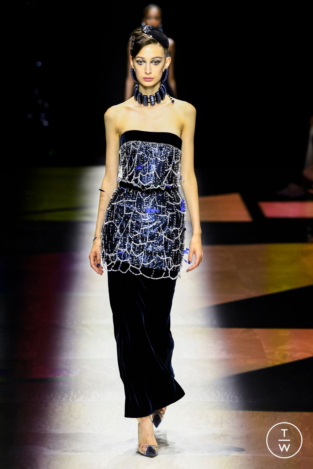 Fashion Week Paris Fall/Winter 2022 look 85 from the Giorgio Armani Privé collection 高级定制