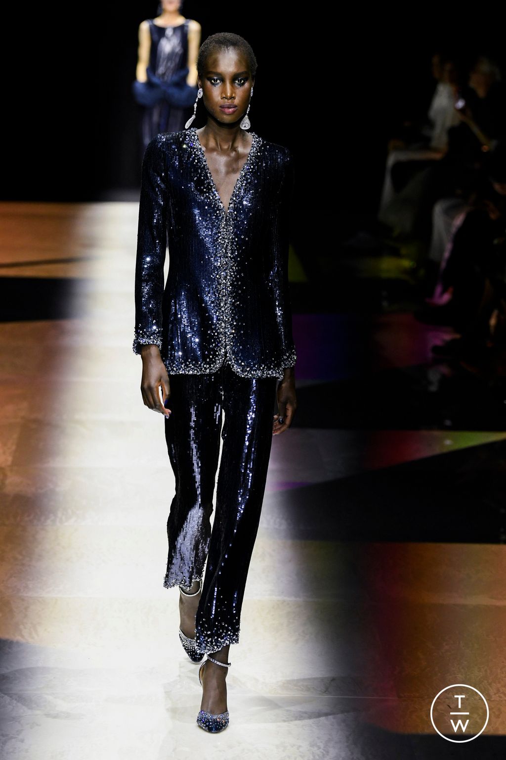 Fashion Week Paris Fall/Winter 2022 look 87 de la collection Giorgio Armani Privé couture