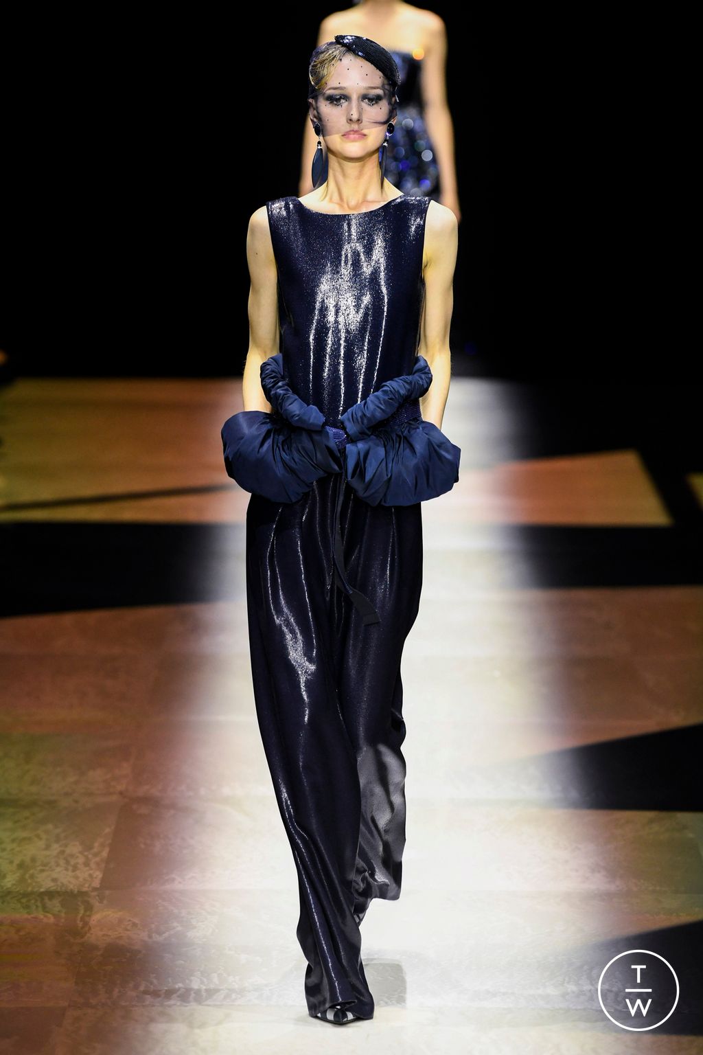 Fashion Week Paris Fall/Winter 2022 look 88 de la collection Giorgio Armani Privé couture