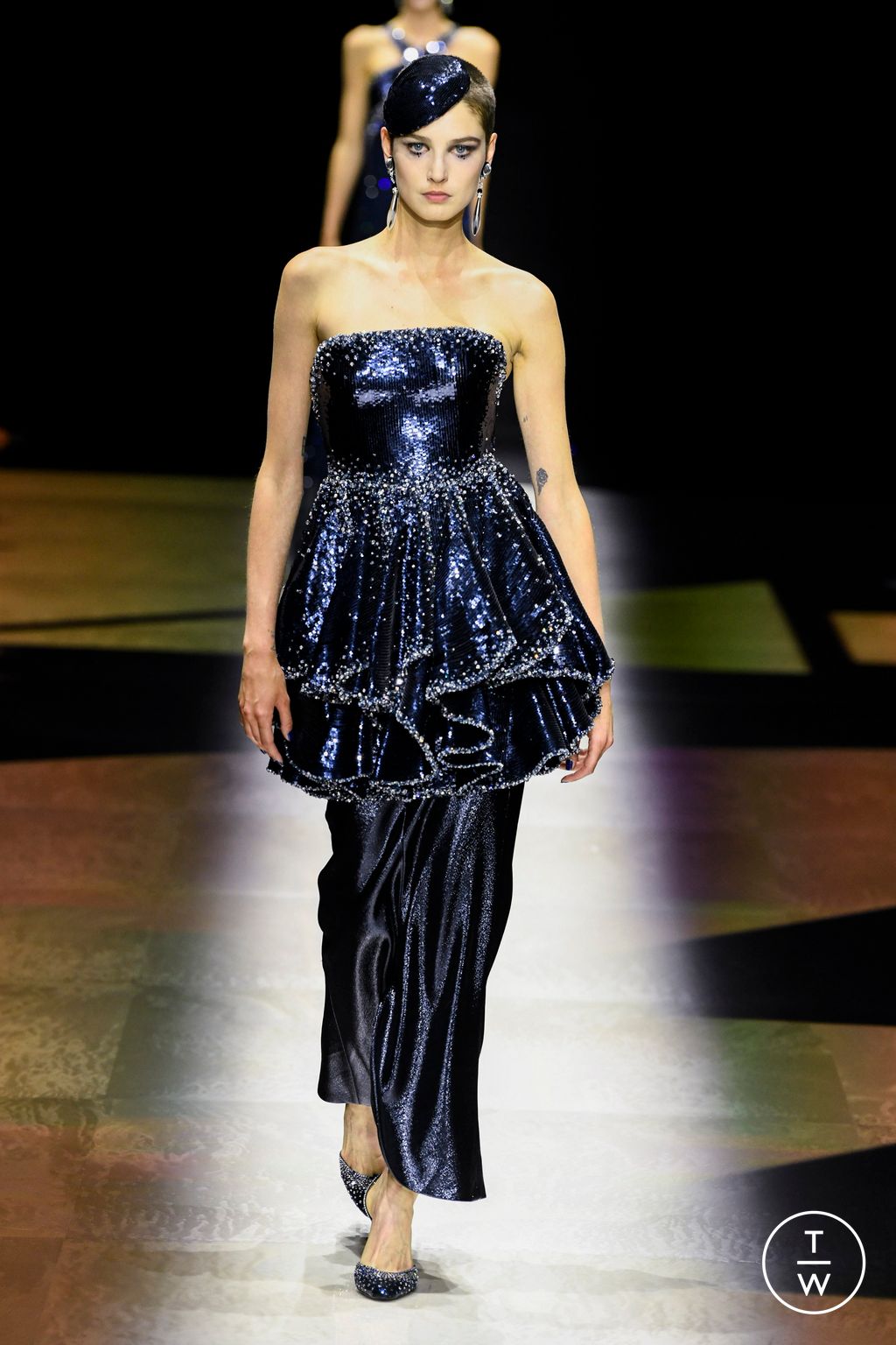 Fashion Week Paris Fall/Winter 2022 look 89 from the Giorgio Armani Privé collection couture
