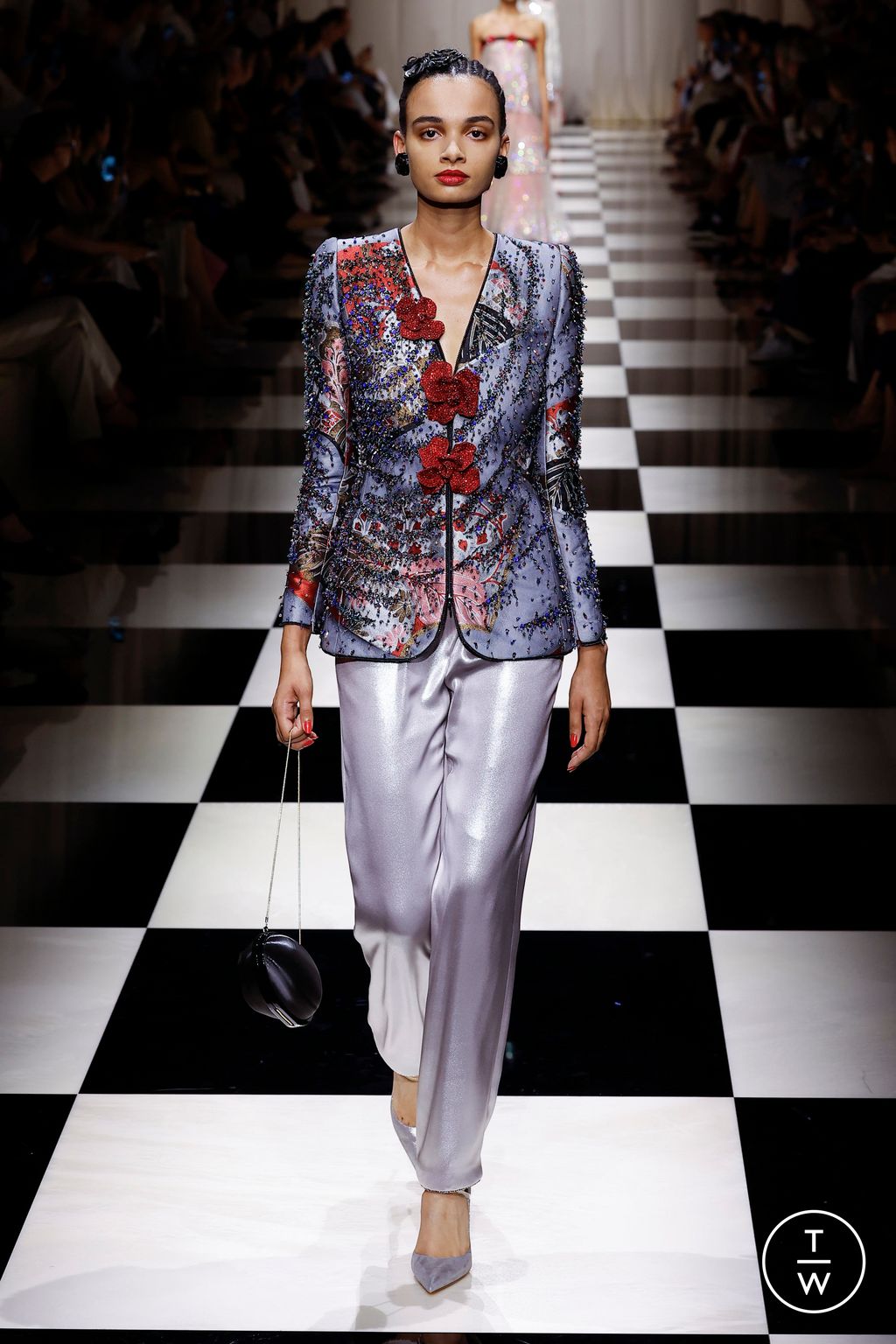 Fashion Week Paris Fall/Winter 2023 look 12 from the Giorgio Armani Privé collection 高级定制