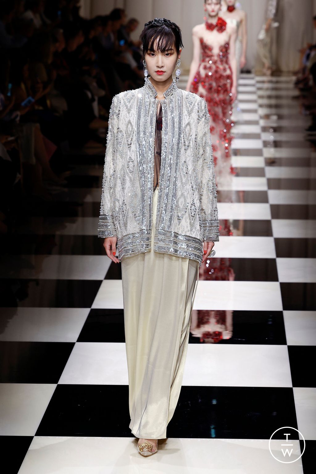 Fashion Week Paris Fall/Winter 2023 look 14 from the Giorgio Armani Privé collection couture