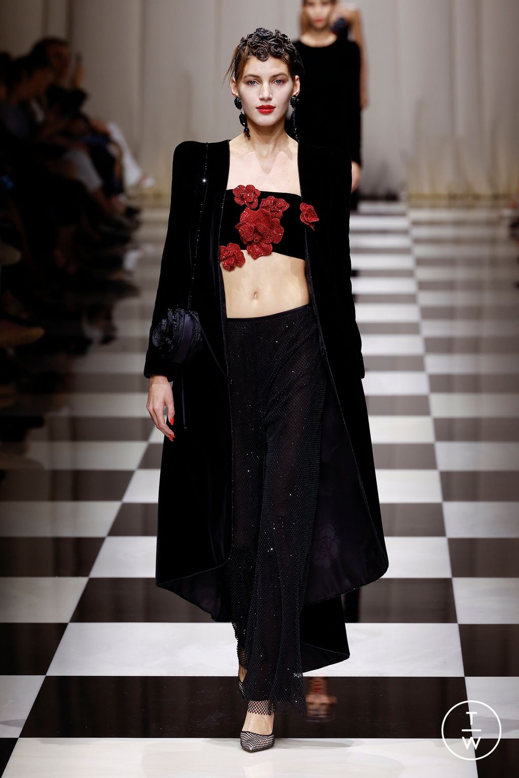 Fashion Week Paris Fall/Winter 2023 look 35 from the Giorgio Armani Privé collection couture