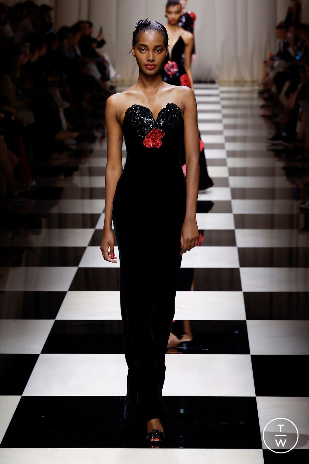 Fashion Week Paris Fall/Winter 2023 look 37 from the Giorgio Armani Privé collection couture