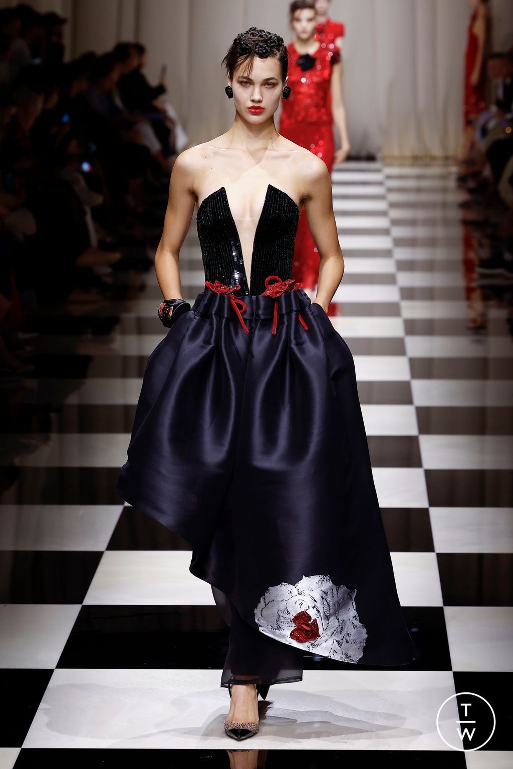 Fashion Week Paris Fall/Winter 2023 look 42 from the Giorgio Armani Privé collection couture