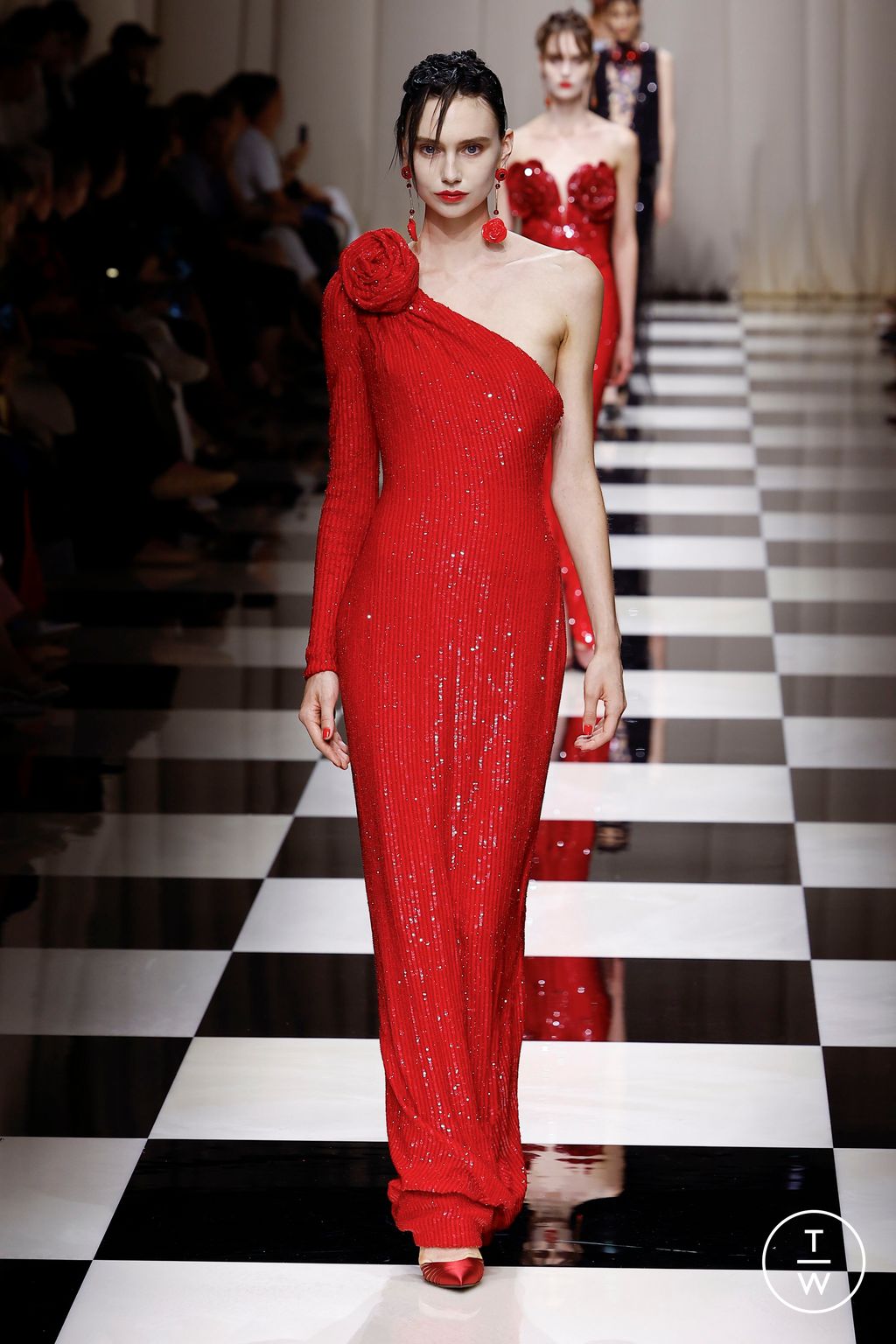 Fashion Week Paris Fall/Winter 2023 look 45 from the Giorgio Armani Privé collection couture