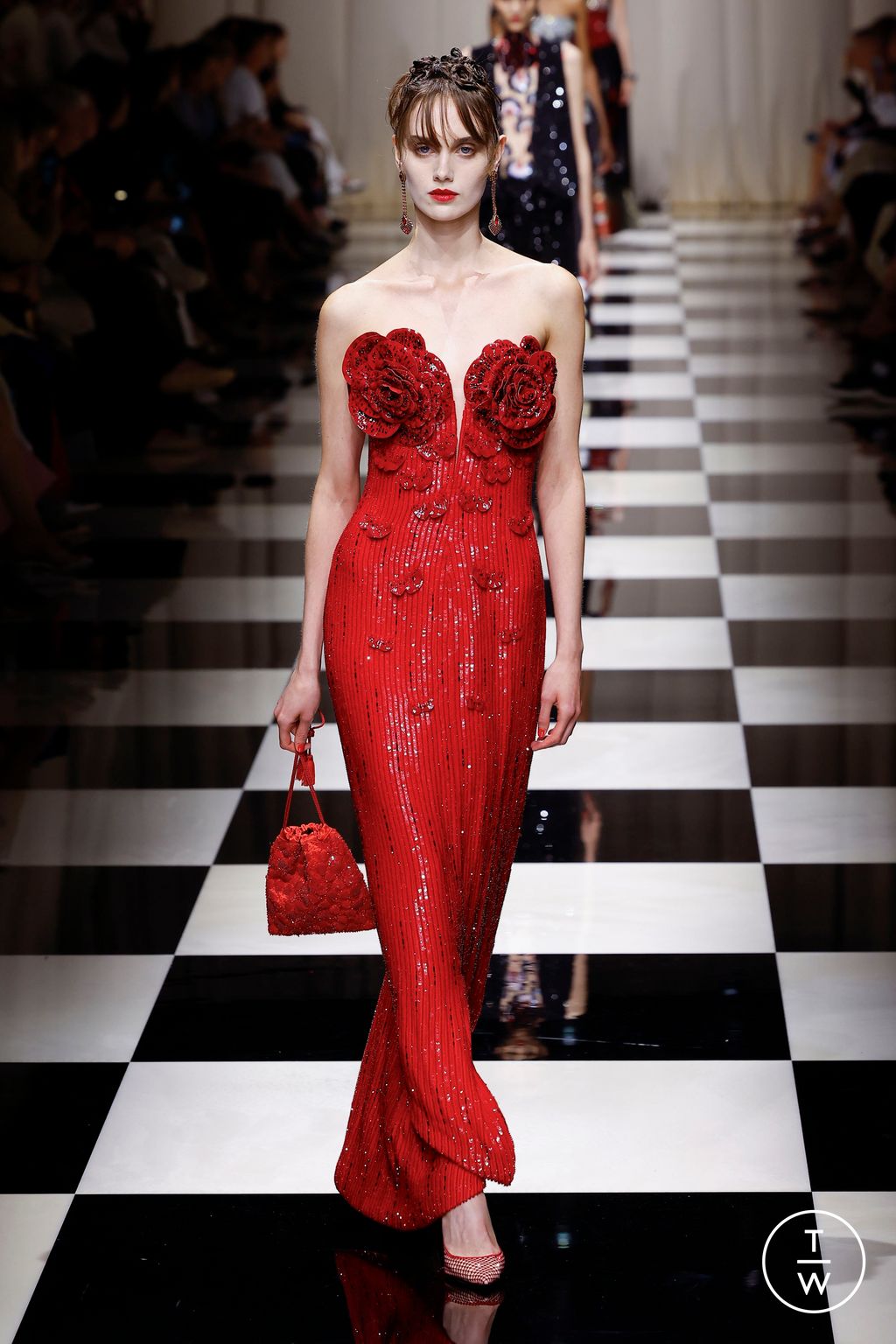 Fashion Week Paris Fall/Winter 2023 look 46 from the Giorgio Armani Privé collection couture