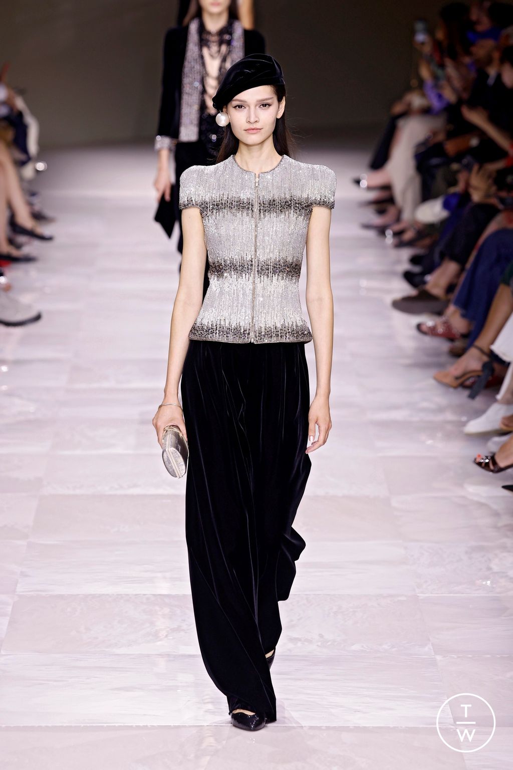 Fashion Week Paris Fall/Winter 2024 look 10 from the Giorgio Armani Privé collection couture