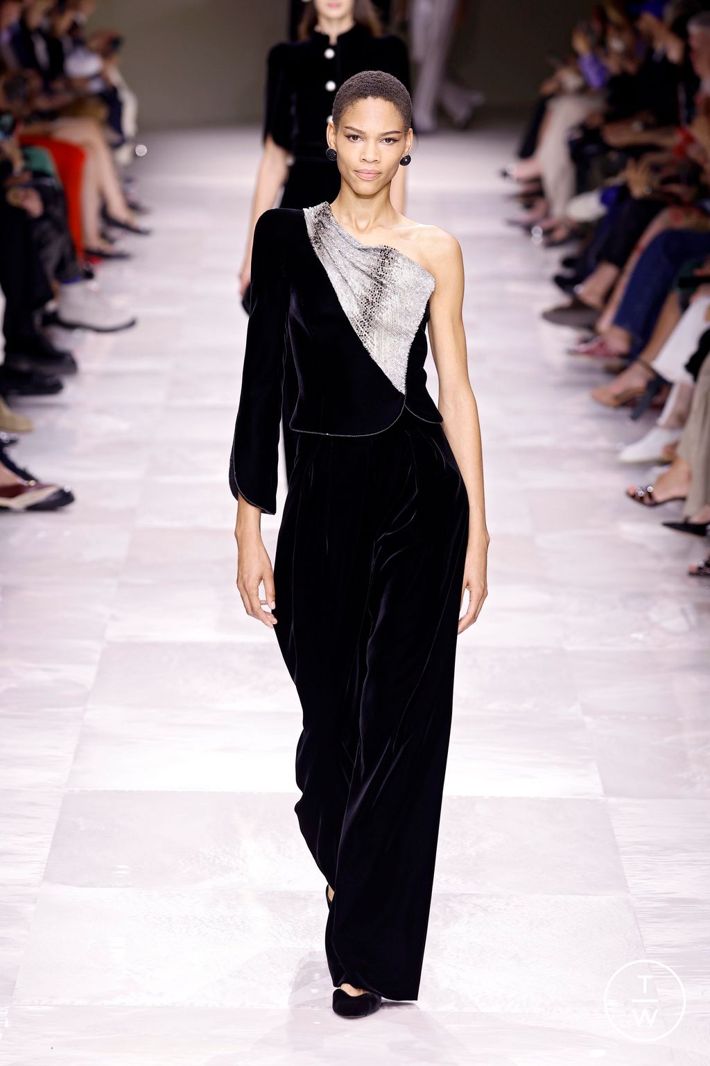 Fashion Week Paris Fall/Winter 2024 look 12 from the Giorgio Armani Privé collection couture