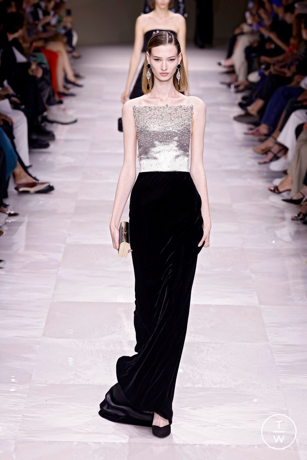 Fashion Week Paris Fall/Winter 2024 look 21 from the Giorgio Armani Privé collection couture