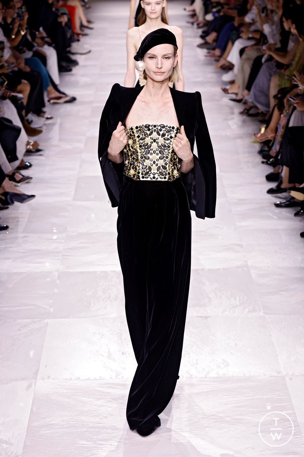 Fashion Week Paris Fall/Winter 2024 look 26 from the Giorgio Armani Privé collection couture