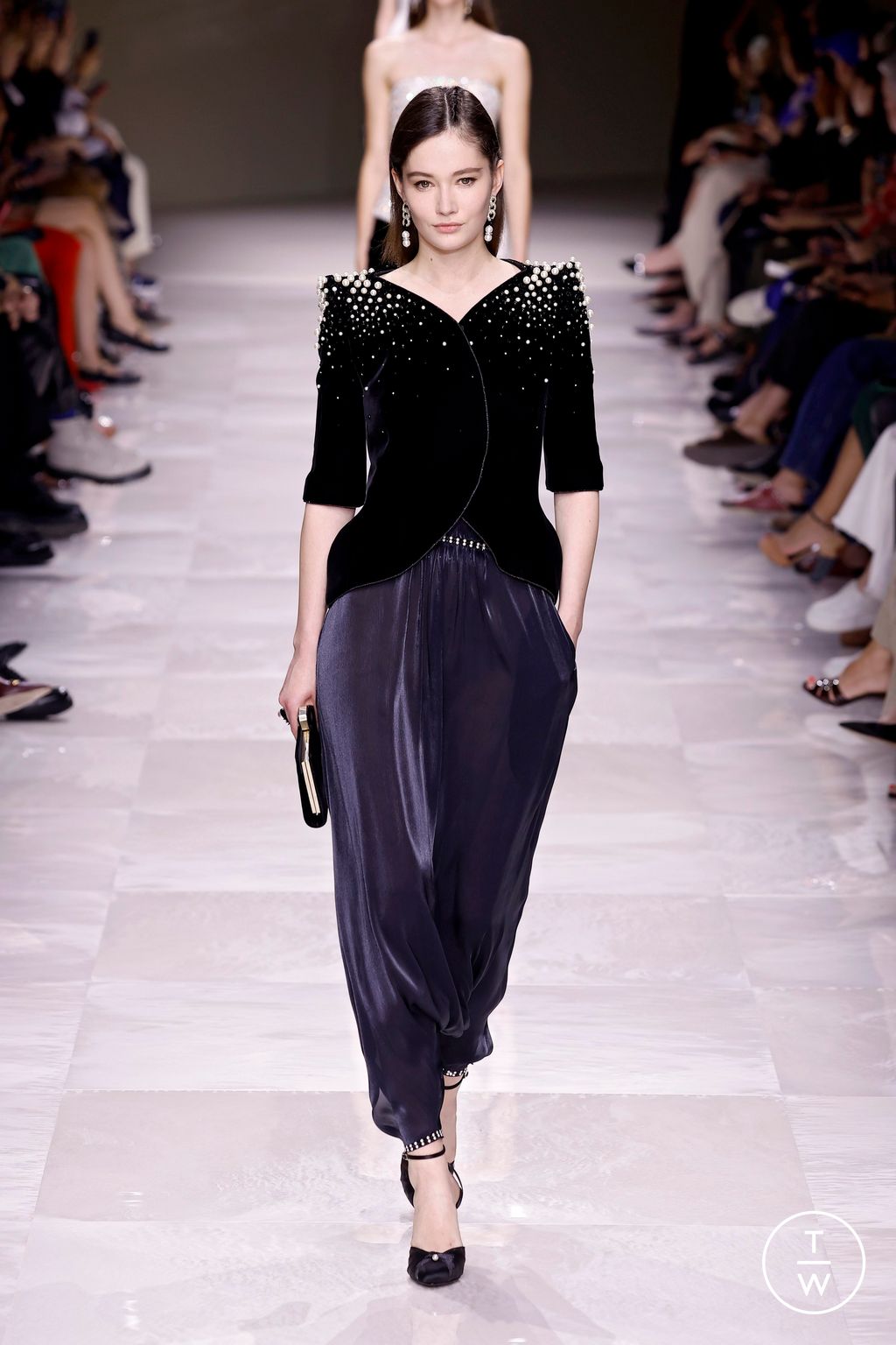 Fashion Week Paris Fall/Winter 2024 look 33 from the Giorgio Armani Privé collection couture