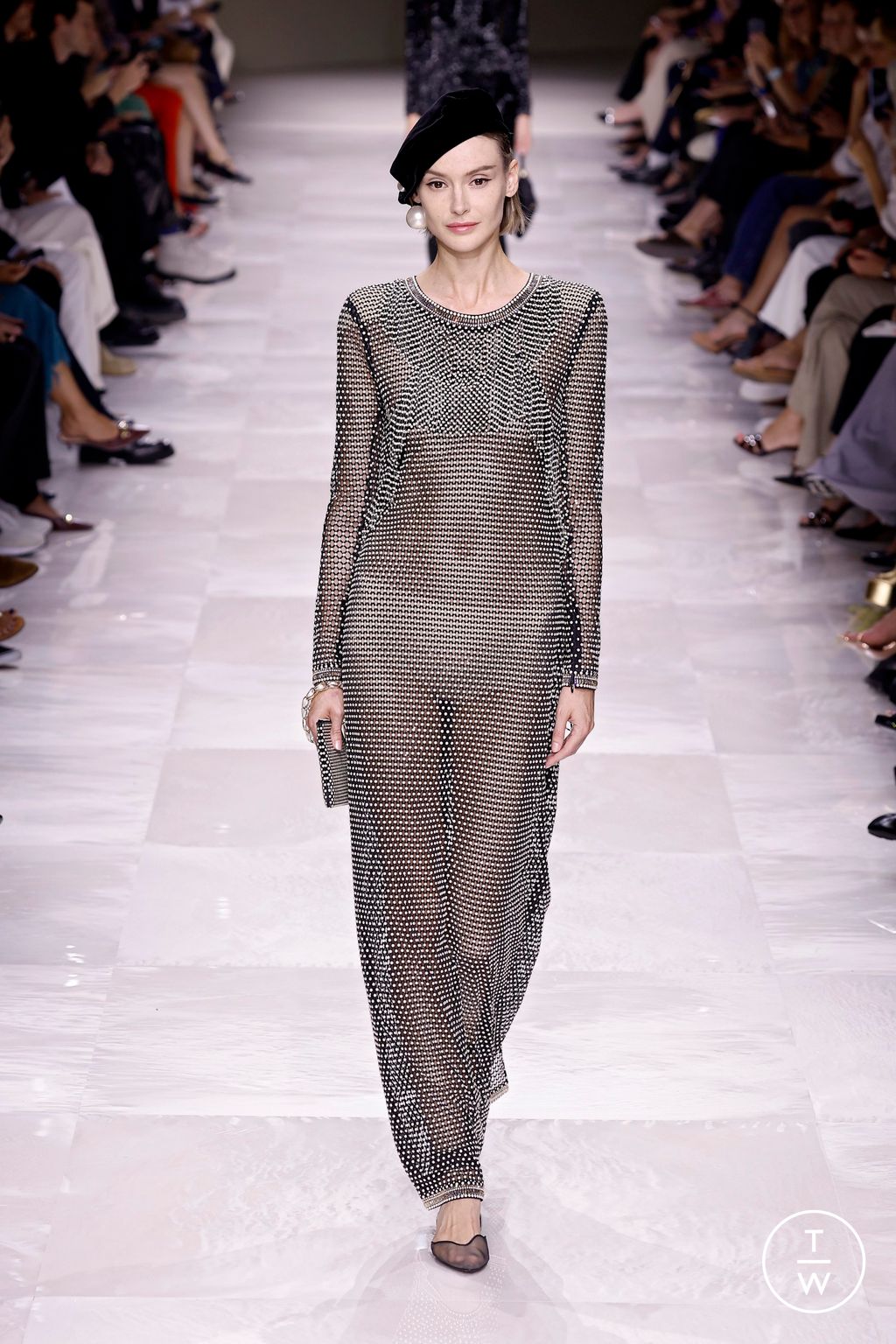Fashion Week Paris Fall/Winter 2024 look 48 from the Giorgio Armani Privé collection couture