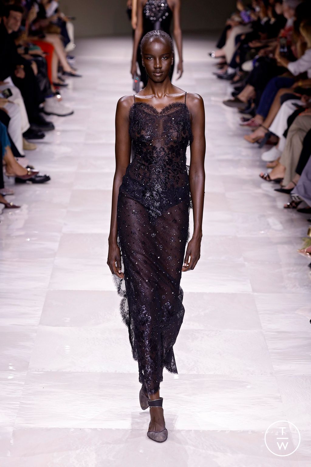 Fashion Week Paris Fall/Winter 2024 look 52 from the Giorgio Armani Privé collection couture