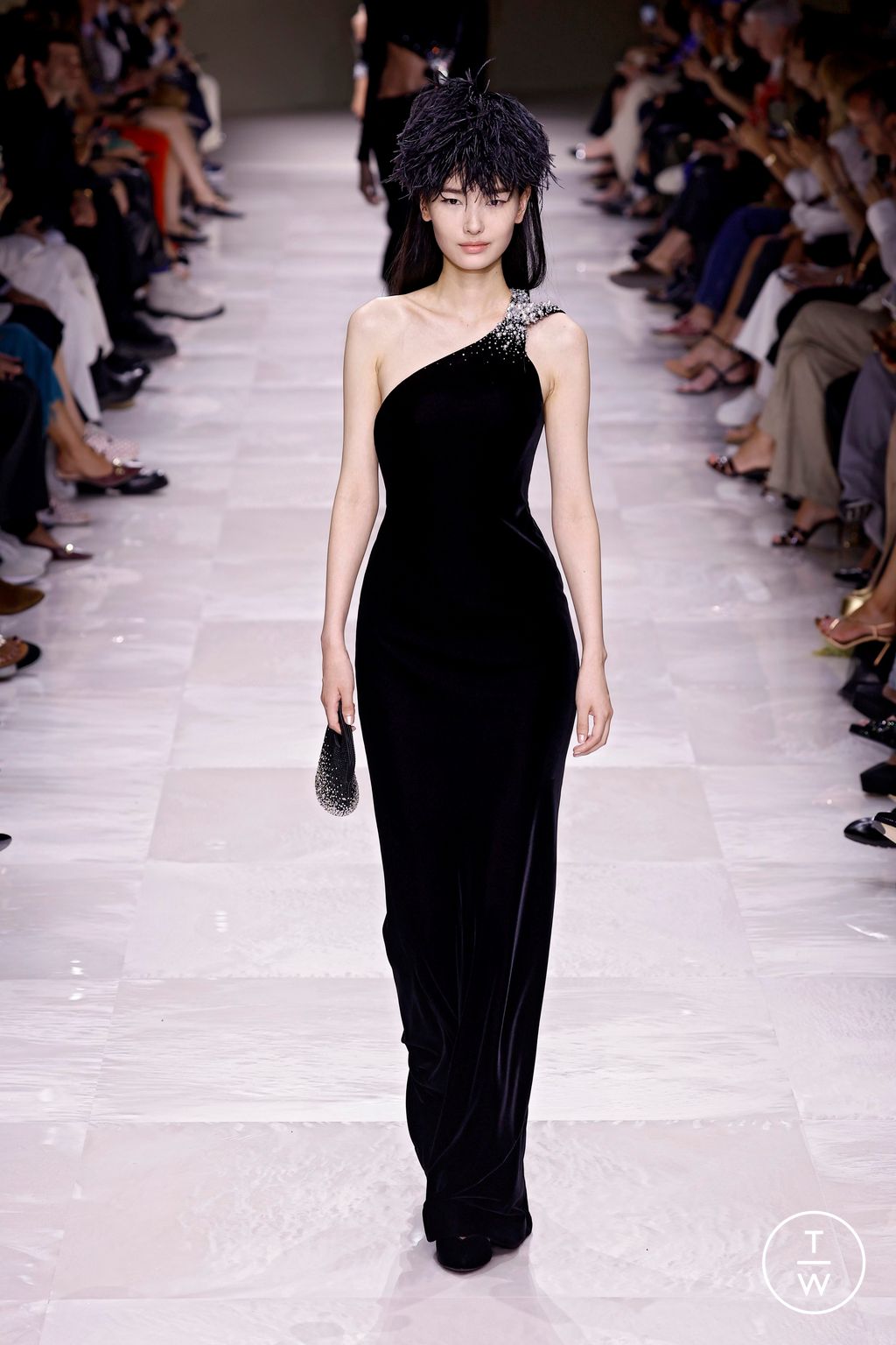 Fashion Week Paris Fall/Winter 2024 look 59 from the Giorgio Armani Privé collection couture