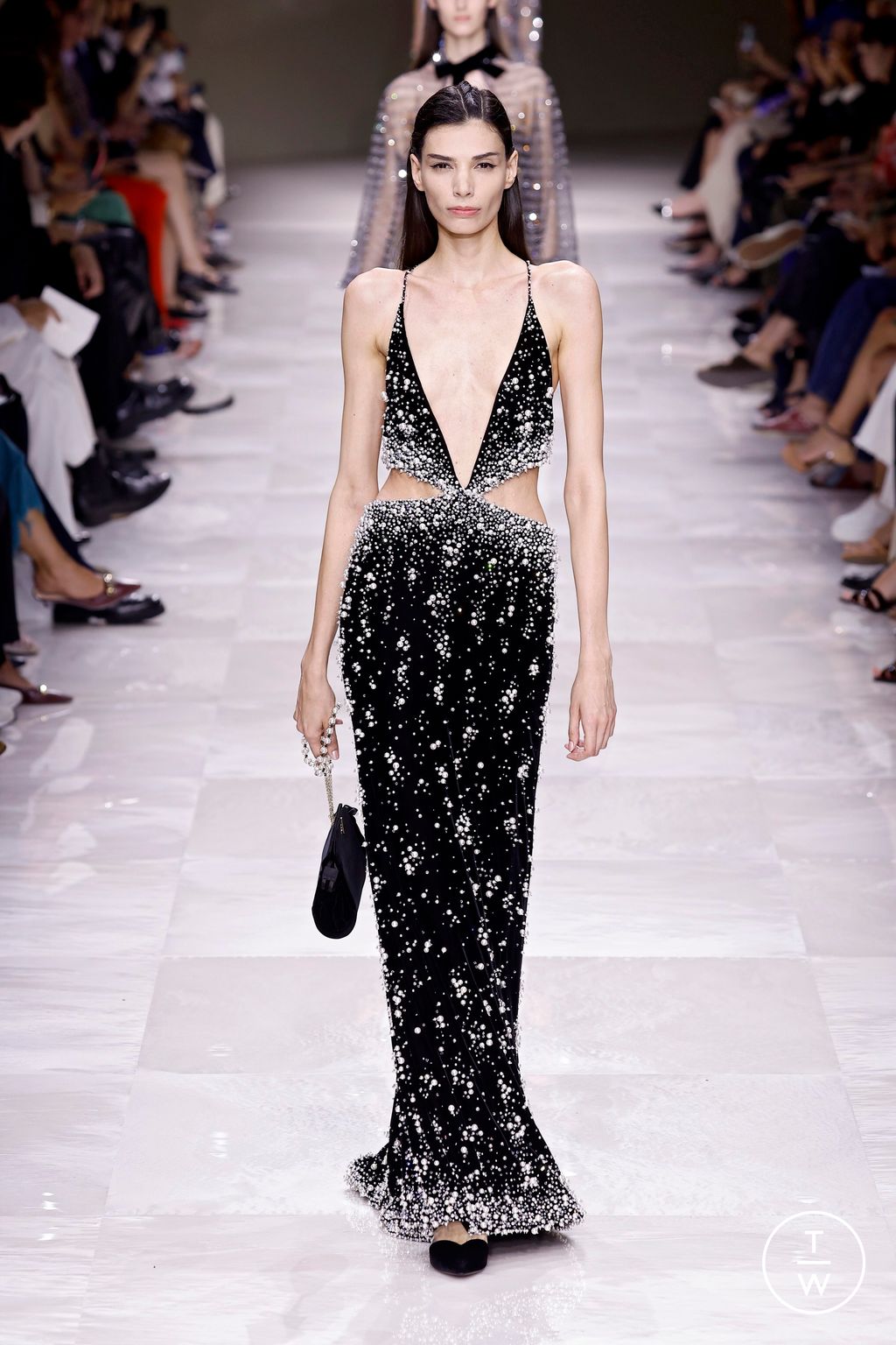 Fashion Week Paris Fall/Winter 2024 look 73 from the Giorgio Armani Privé collection couture