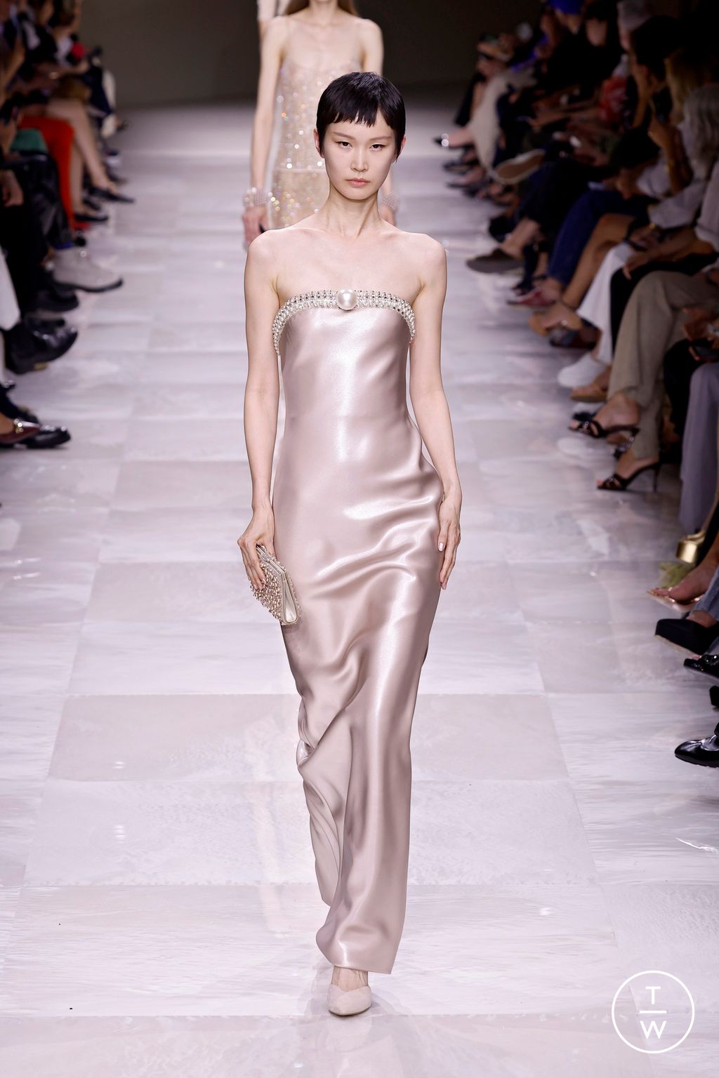 Fashion Week Paris Fall/Winter 2024 look 77 from the Giorgio Armani Privé collection couture
