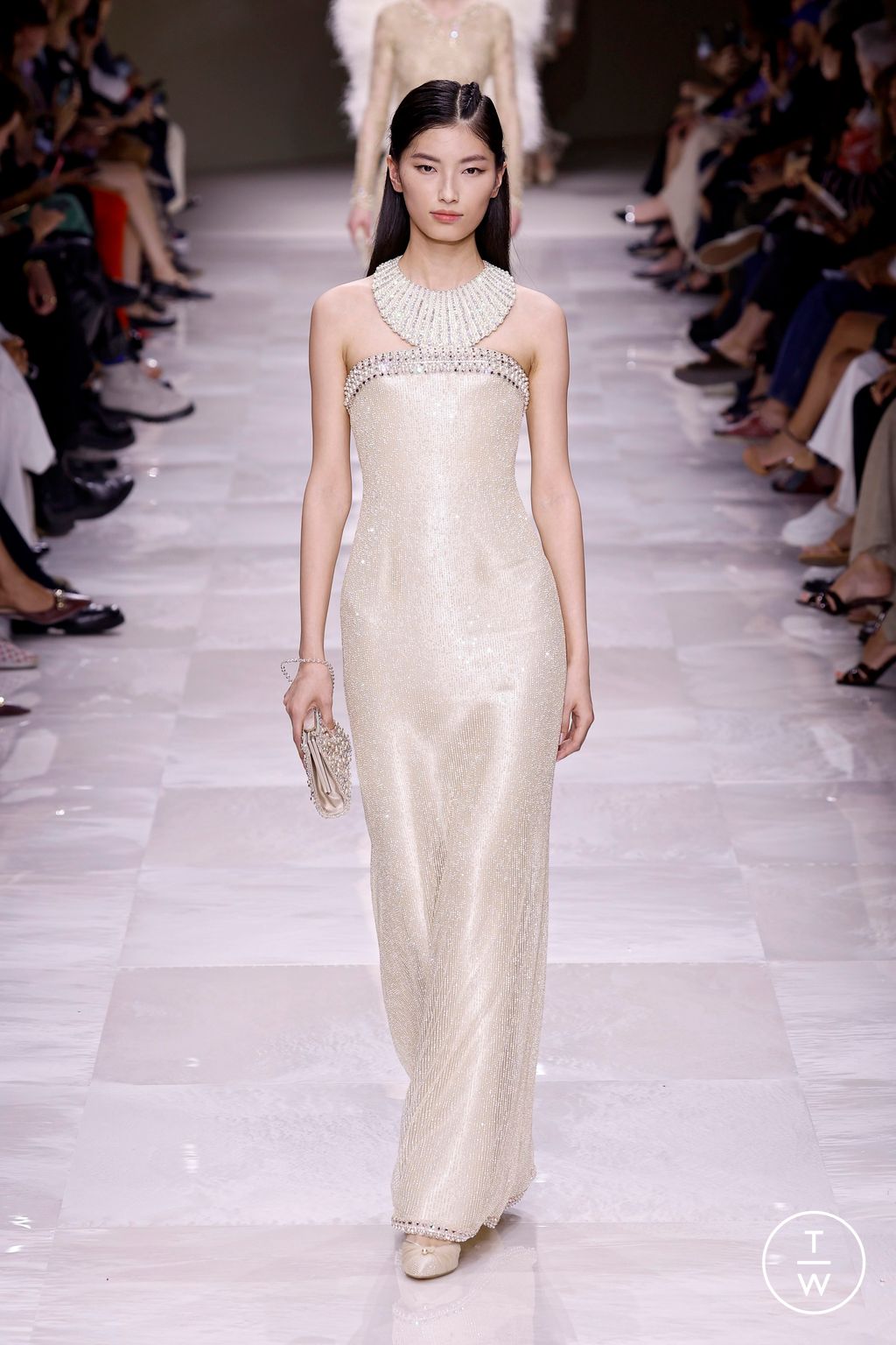 Fashion Week Paris Fall/Winter 2024 look 80 from the Giorgio Armani Privé collection couture