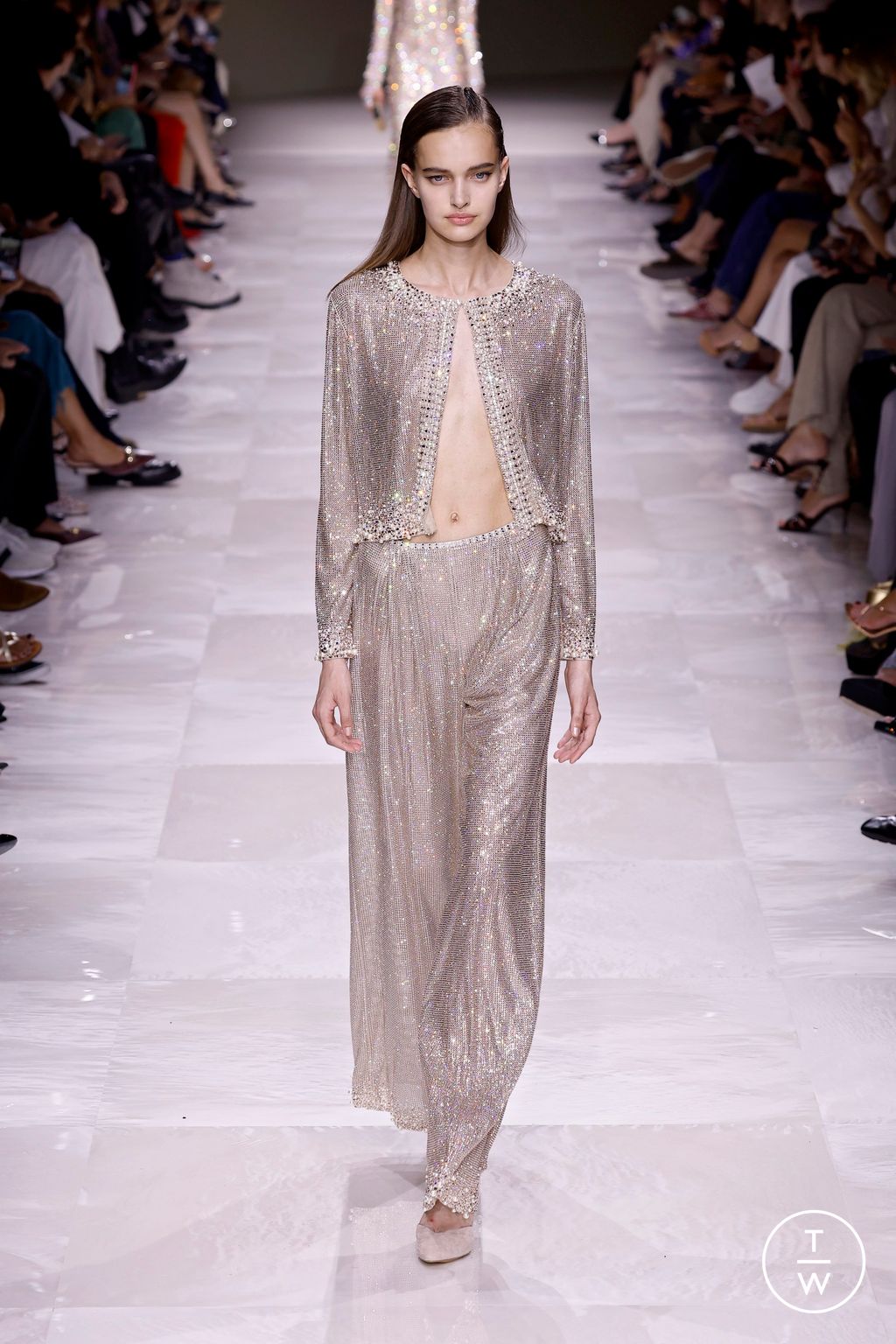 Fashion Week Paris Fall/Winter 2024 look 87 from the Giorgio Armani Privé collection couture