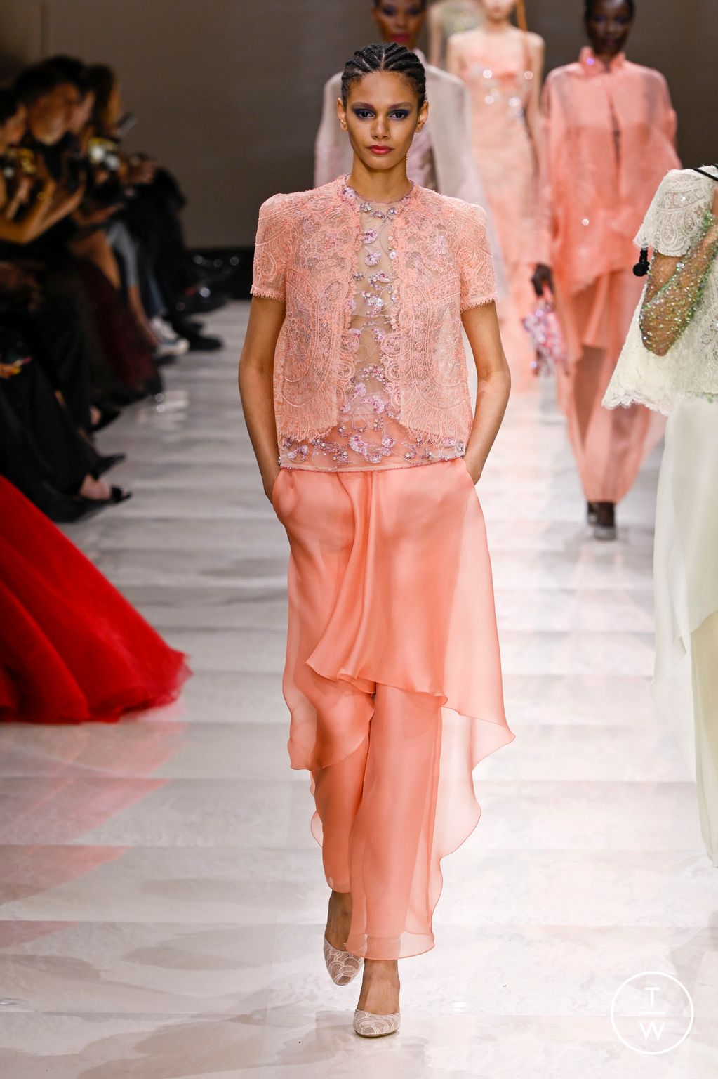 Fashion Week Paris Spring/Summer 2024 look 3 from the Giorgio Armani Privé collection 高级定制