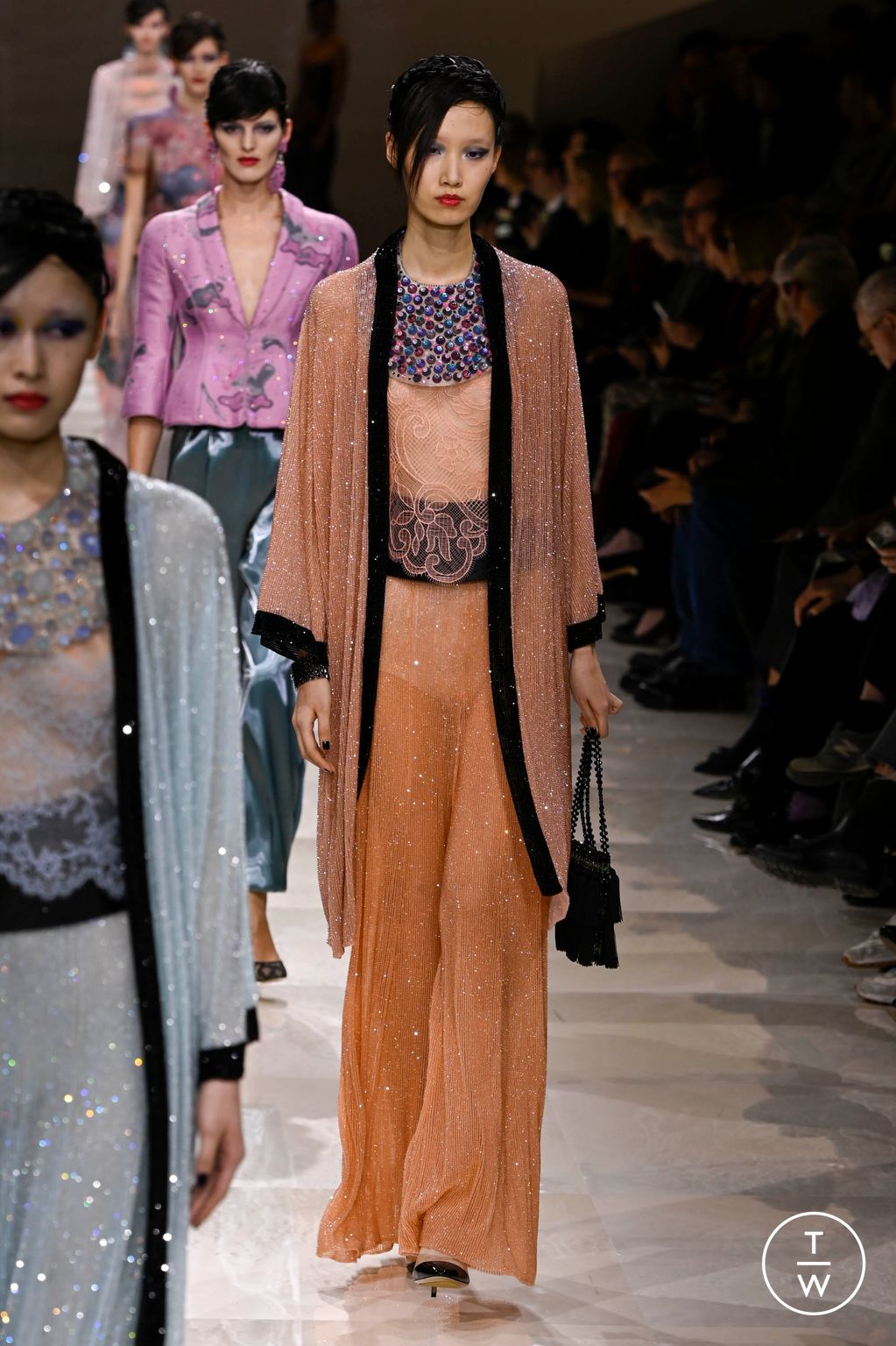 Fashion Week Paris Spring/Summer 2024 look 16 from the Giorgio Armani Privé collection 高级定制