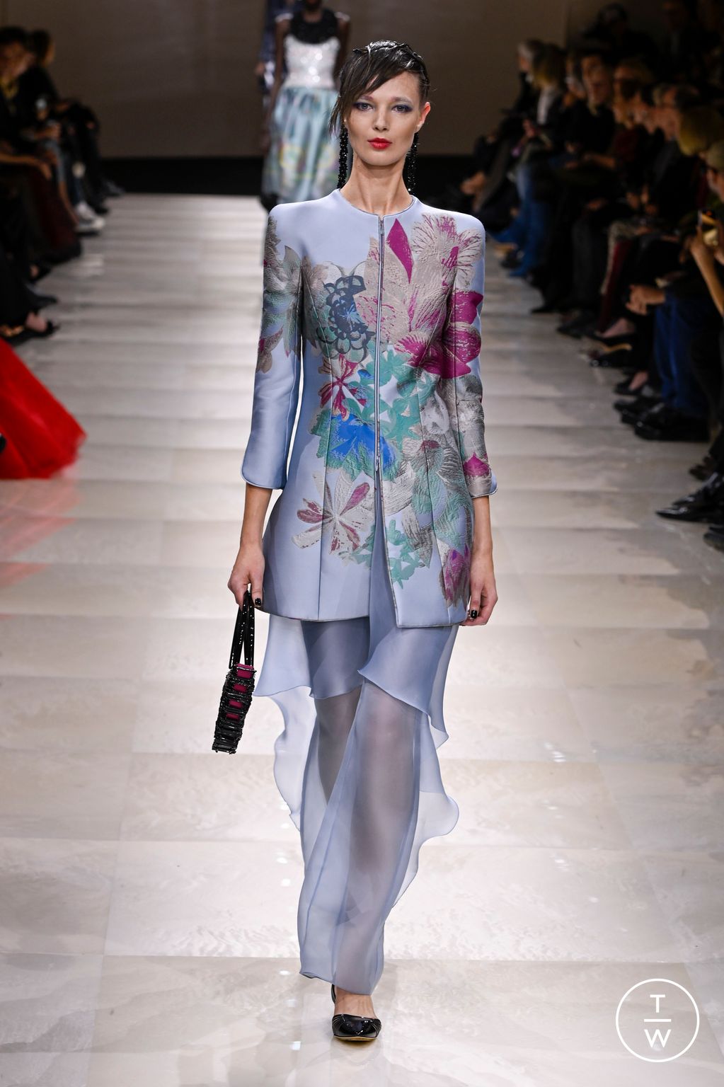 Fashion Week Paris Spring/Summer 2024 look 33 from the Giorgio Armani Privé collection couture