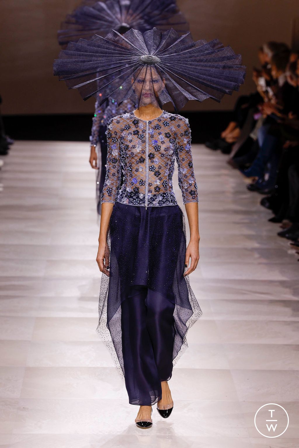 Fashion Week Paris Spring/Summer 2024 look 84 from the Giorgio Armani Privé collection 高级定制