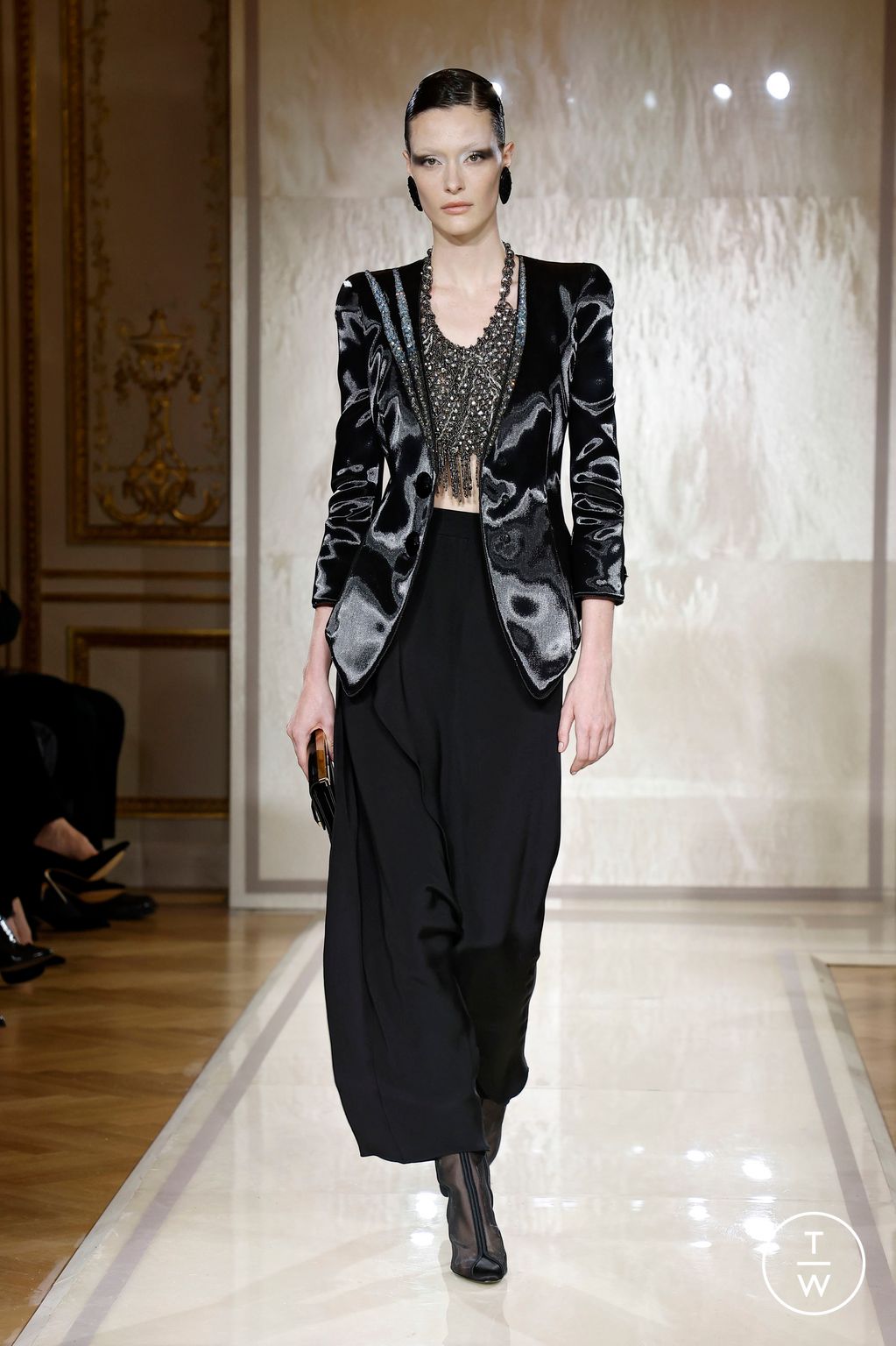 Fashion Week Paris Spring/Summer 2025 look 14 from the Giorgio Armani Privé collection couture