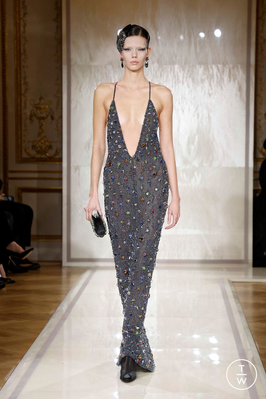 Fashion Week Paris Spring-Summer 2025 look 28 from the Giorgio Armani Privé collection couture