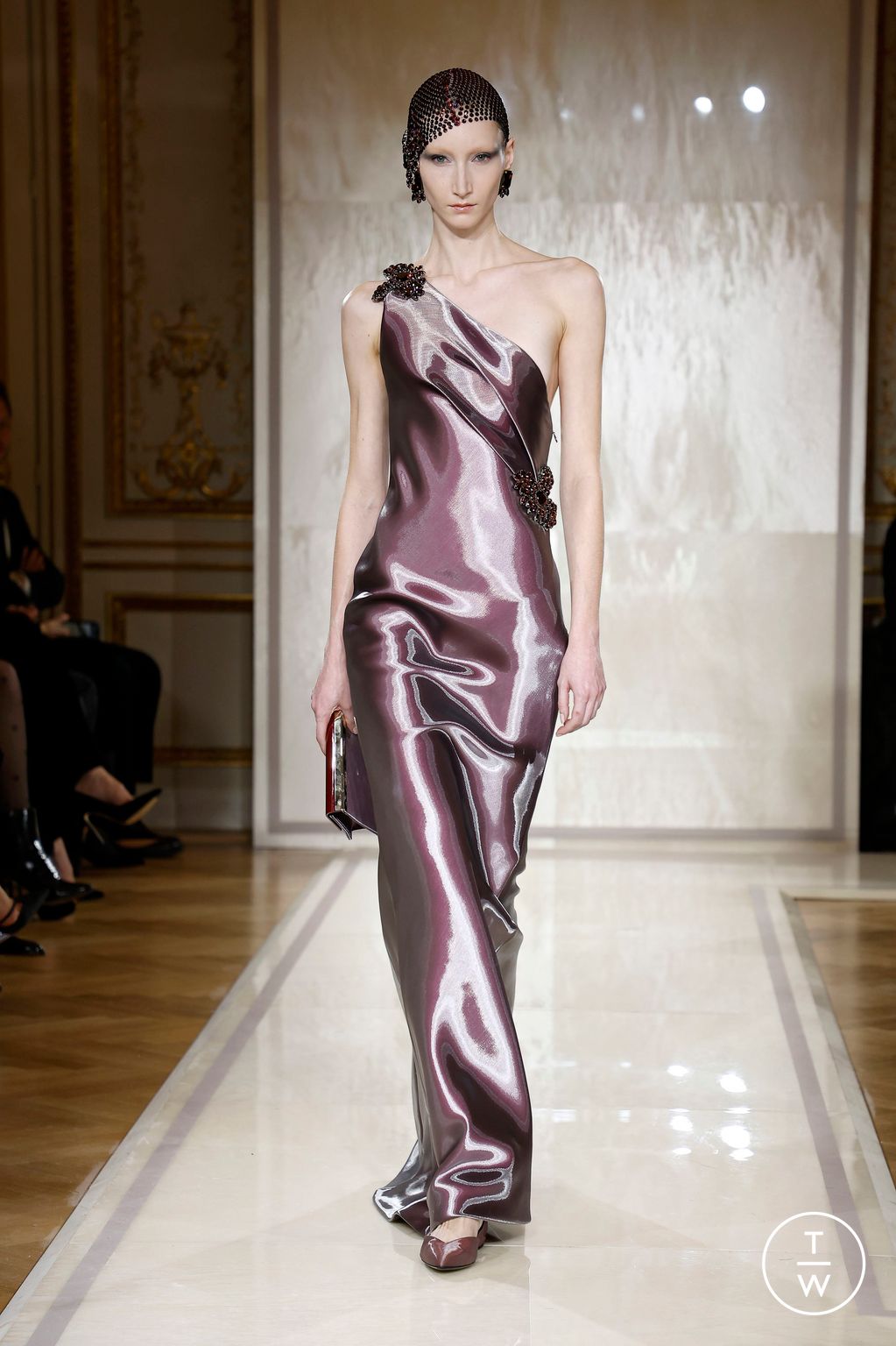 Fashion Week Paris Spring/Summer 2025 look 35 from the Giorgio Armani Privé collection couture