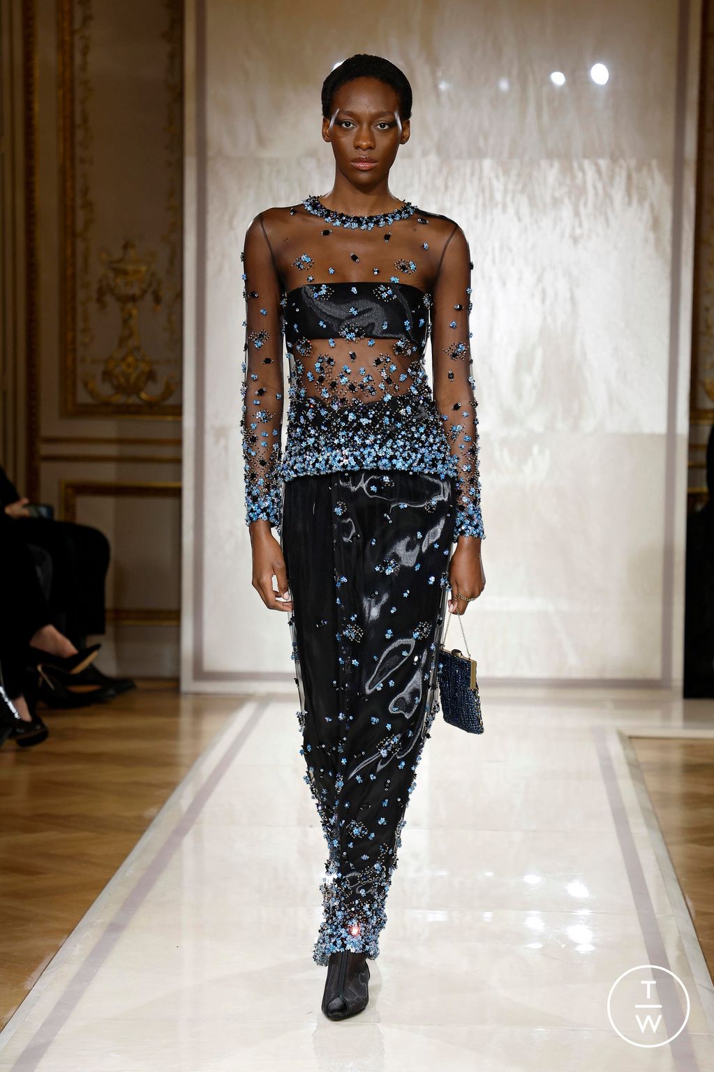 Fashion Week Paris Spring/Summer 2025 look 45 from the Giorgio Armani Privé collection couture