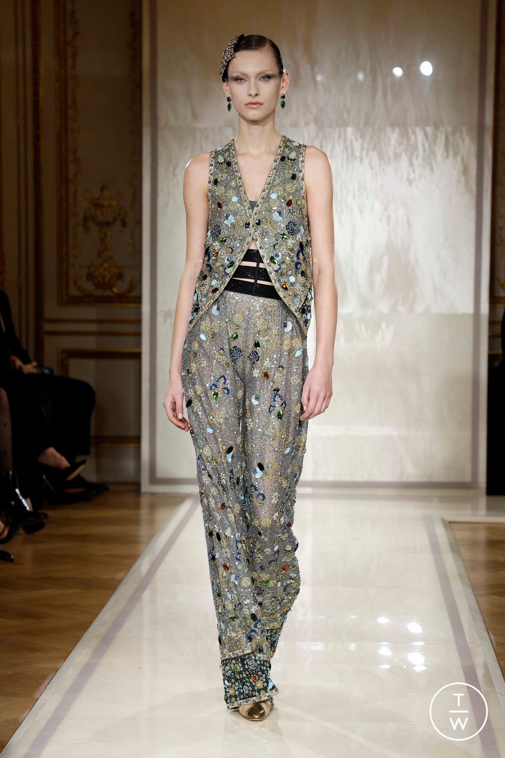 Fashion Week Paris Spring/Summer 2025 look 47 from the Giorgio Armani Privé collection couture