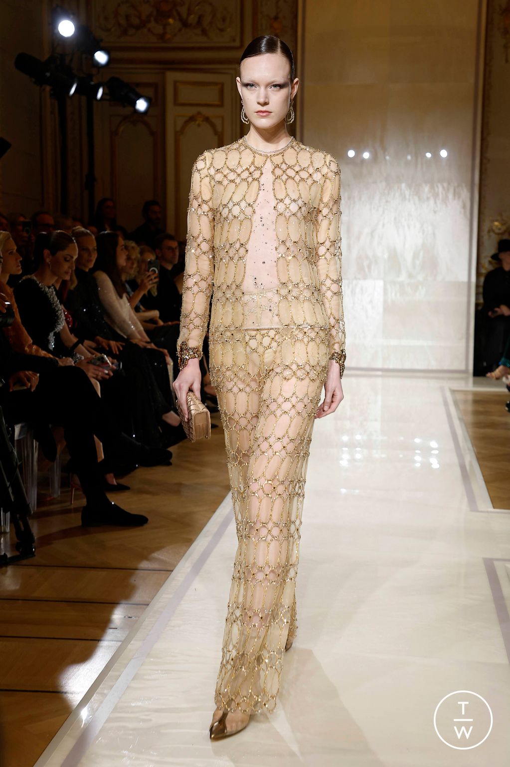 Fashion Week Paris Spring/Summer 2025 look 82 from the Giorgio Armani Privé collection couture