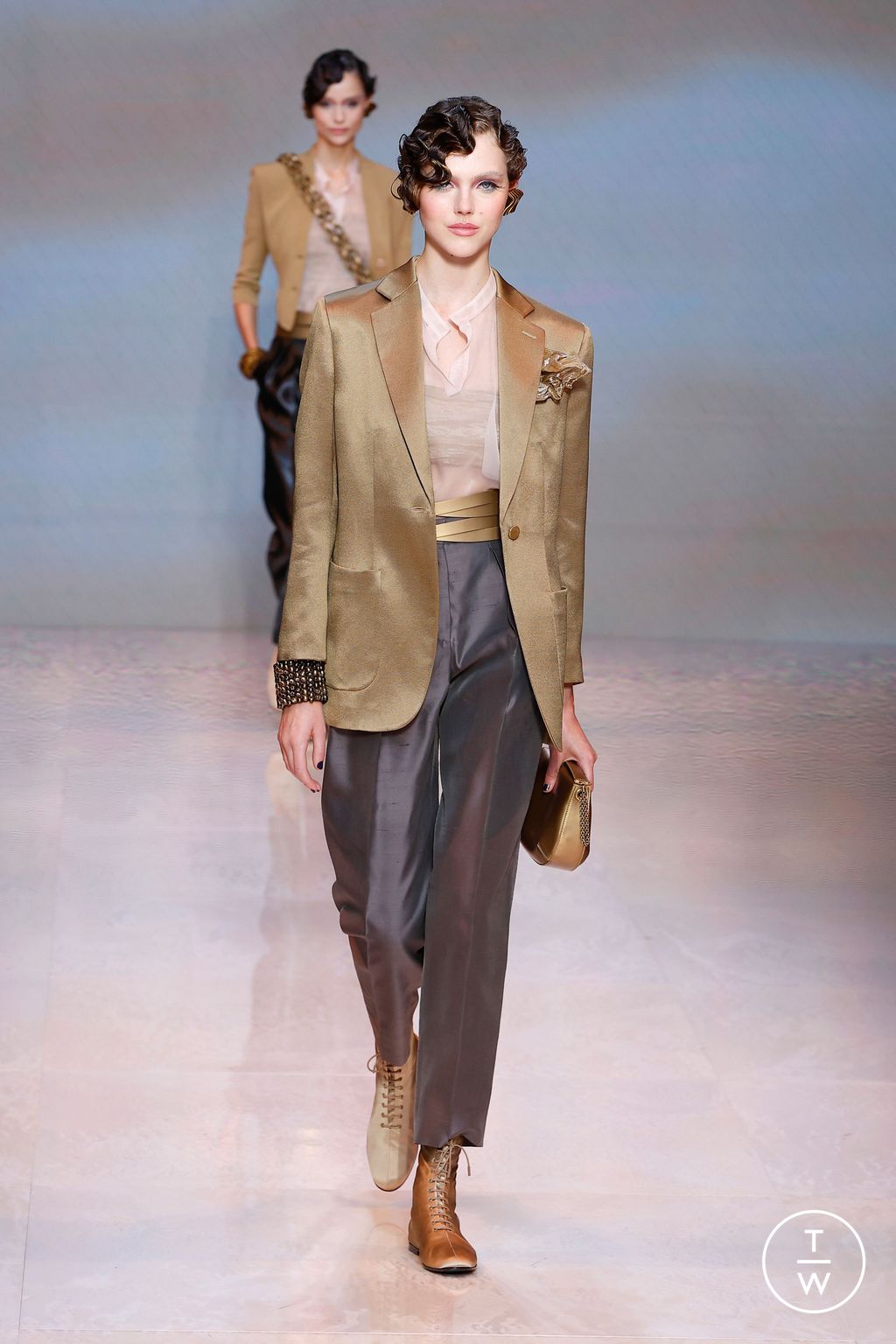 Fashion Week Milan Spring/Summer 2024 look 1 from the Giorgio Armani collection 女装