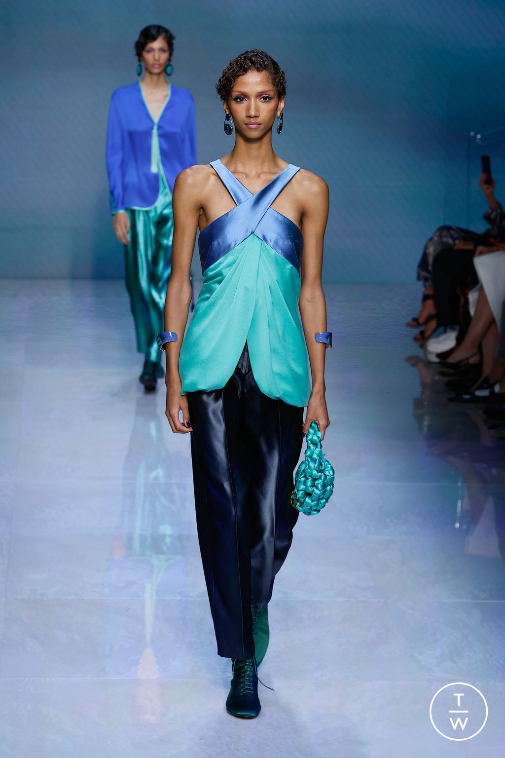 Fashion Week Milan Spring/Summer 2024 look 21 from the Giorgio Armani collection womenswear
