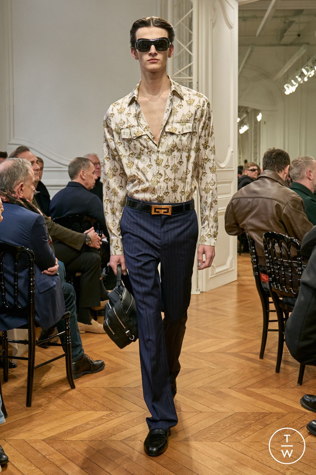 Fashion Week Paris Fall/Winter 2024 look 7 from the Givenchy collection 男装