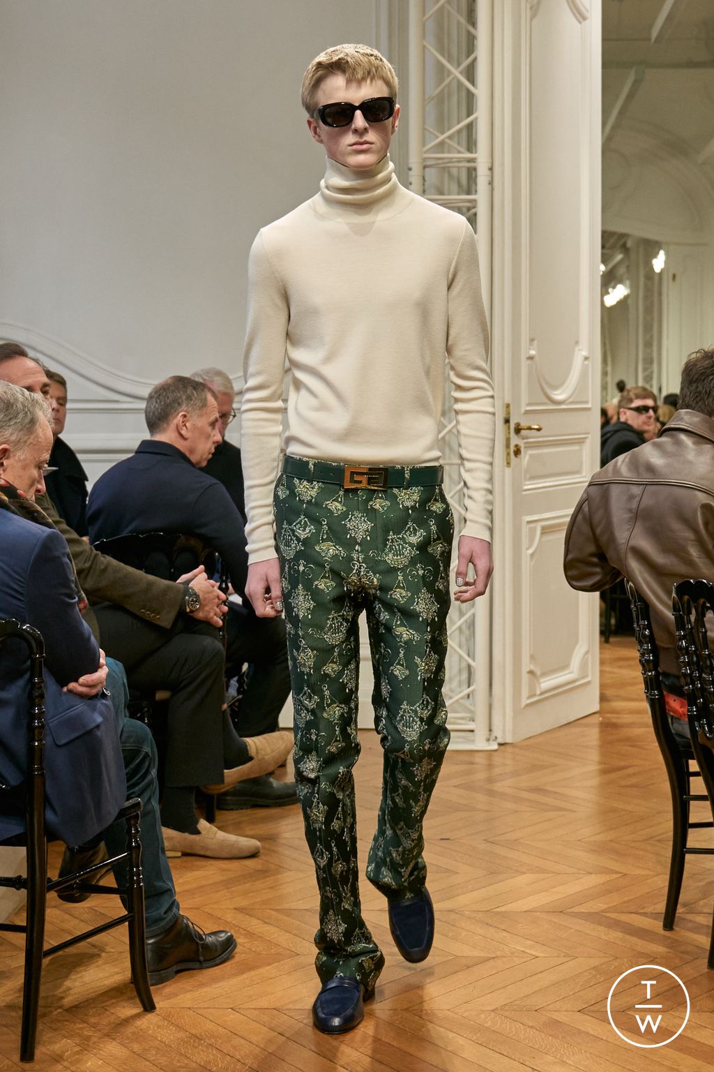 Fashion Week Paris Fall/Winter 2024 look 8 from the Givenchy collection 男装