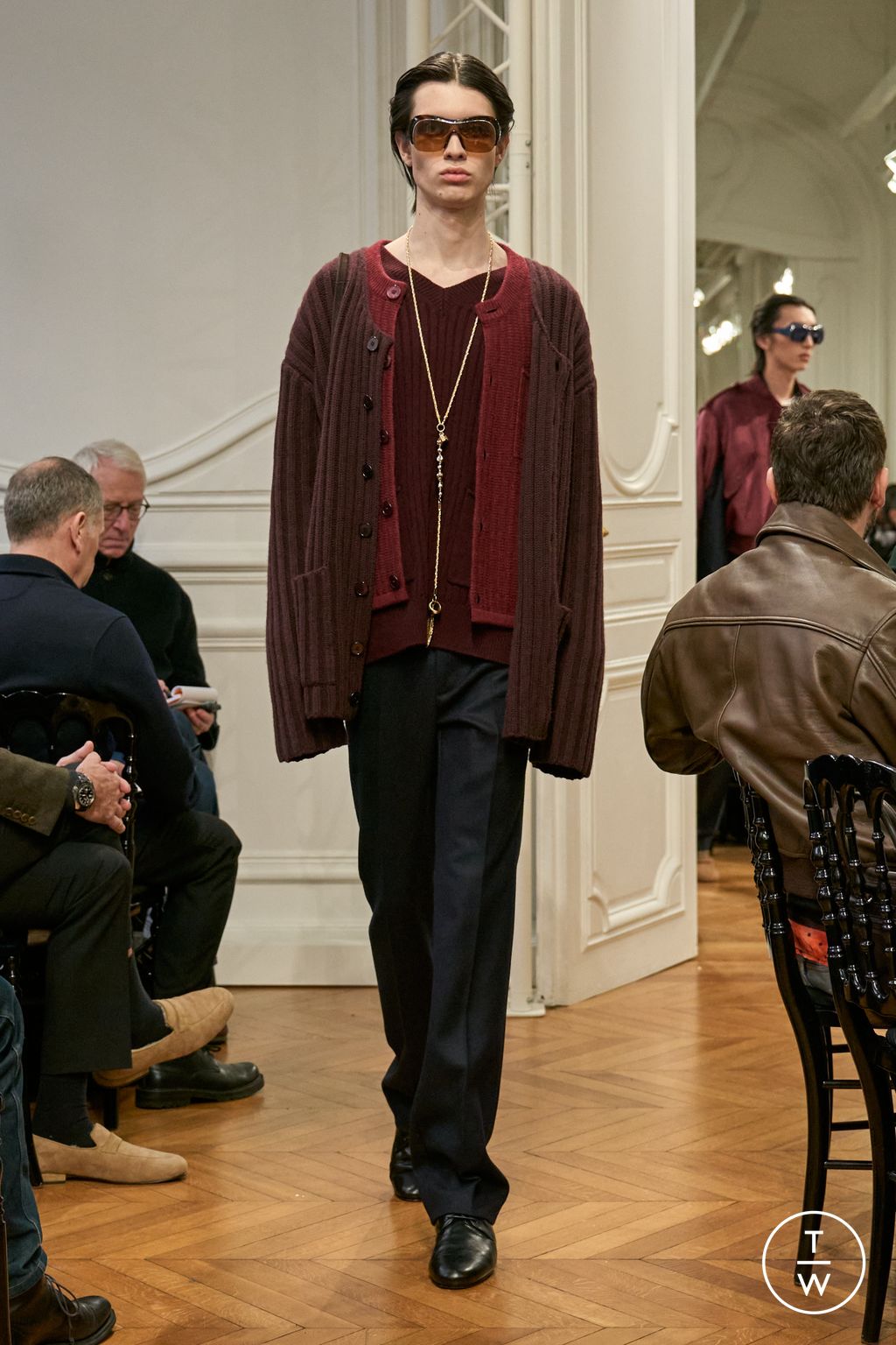 Fashion Week Paris Fall/Winter 2024 look 13 from the Givenchy collection menswear