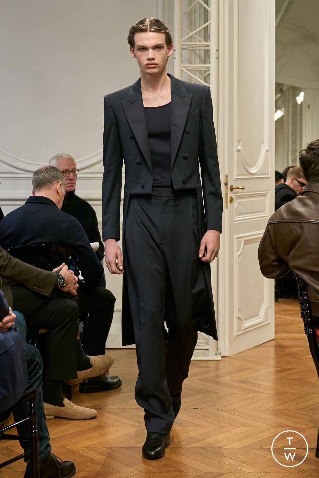 Fashion Week Paris Fall/Winter 2024 look 24 from the Givenchy collection 男装
