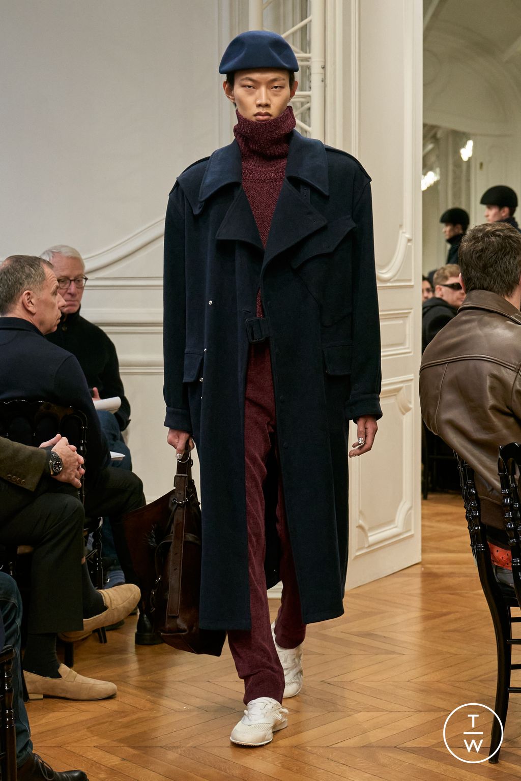Fashion Week Paris Fall/Winter 2024 look 26 from the Givenchy collection menswear