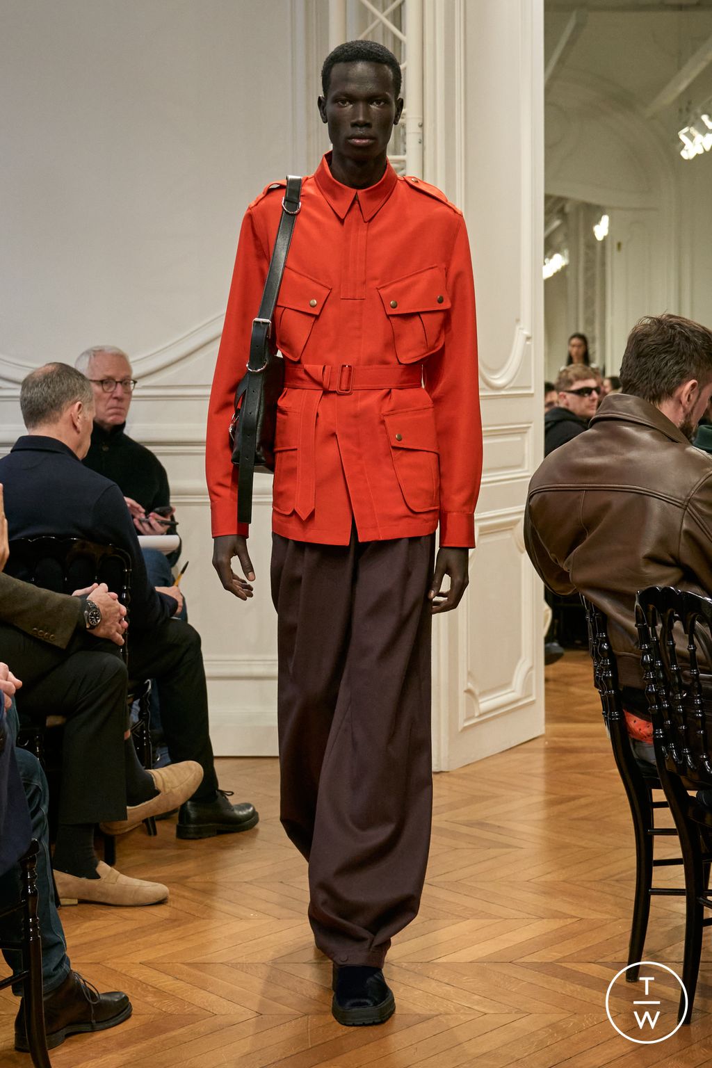Fashion Week Paris Fall/Winter 2024 look 31 from the Givenchy collection menswear