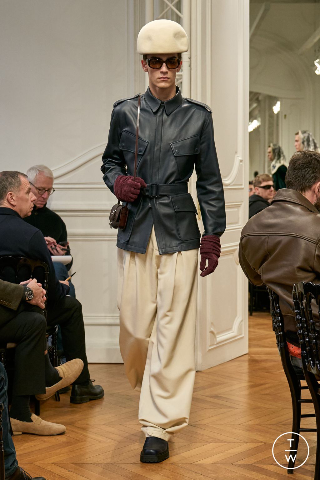 Fashion Week Paris Fall/Winter 2024 look 32 from the Givenchy collection menswear