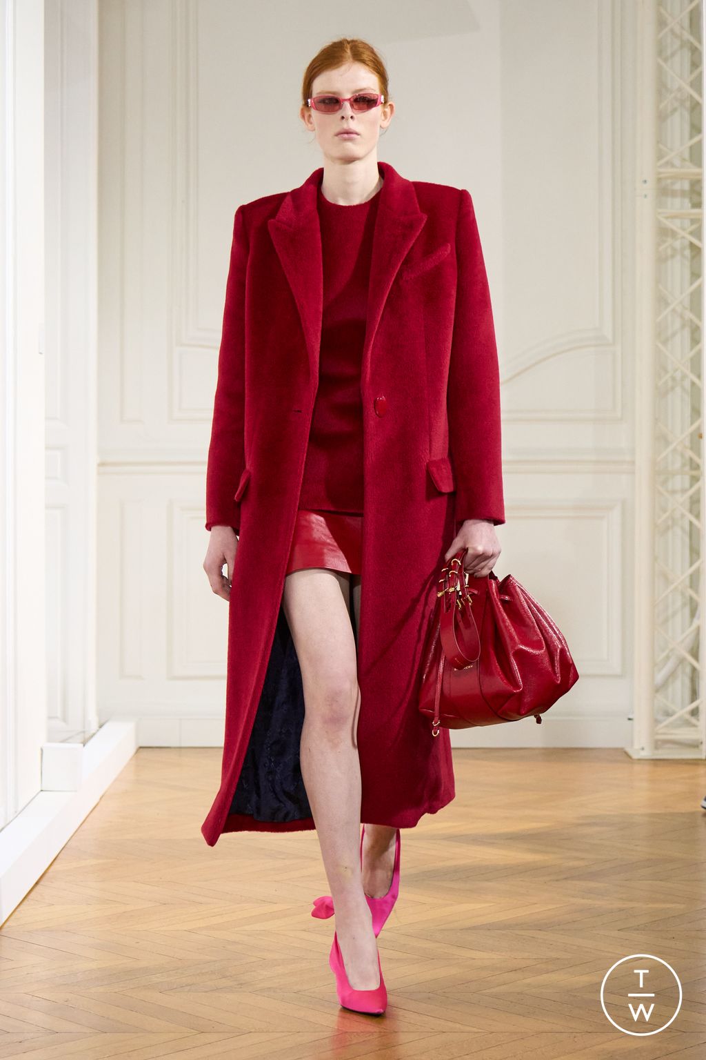 Fashion Week Paris Fall/Winter 2024 look 11 from the Givenchy collection womenswear