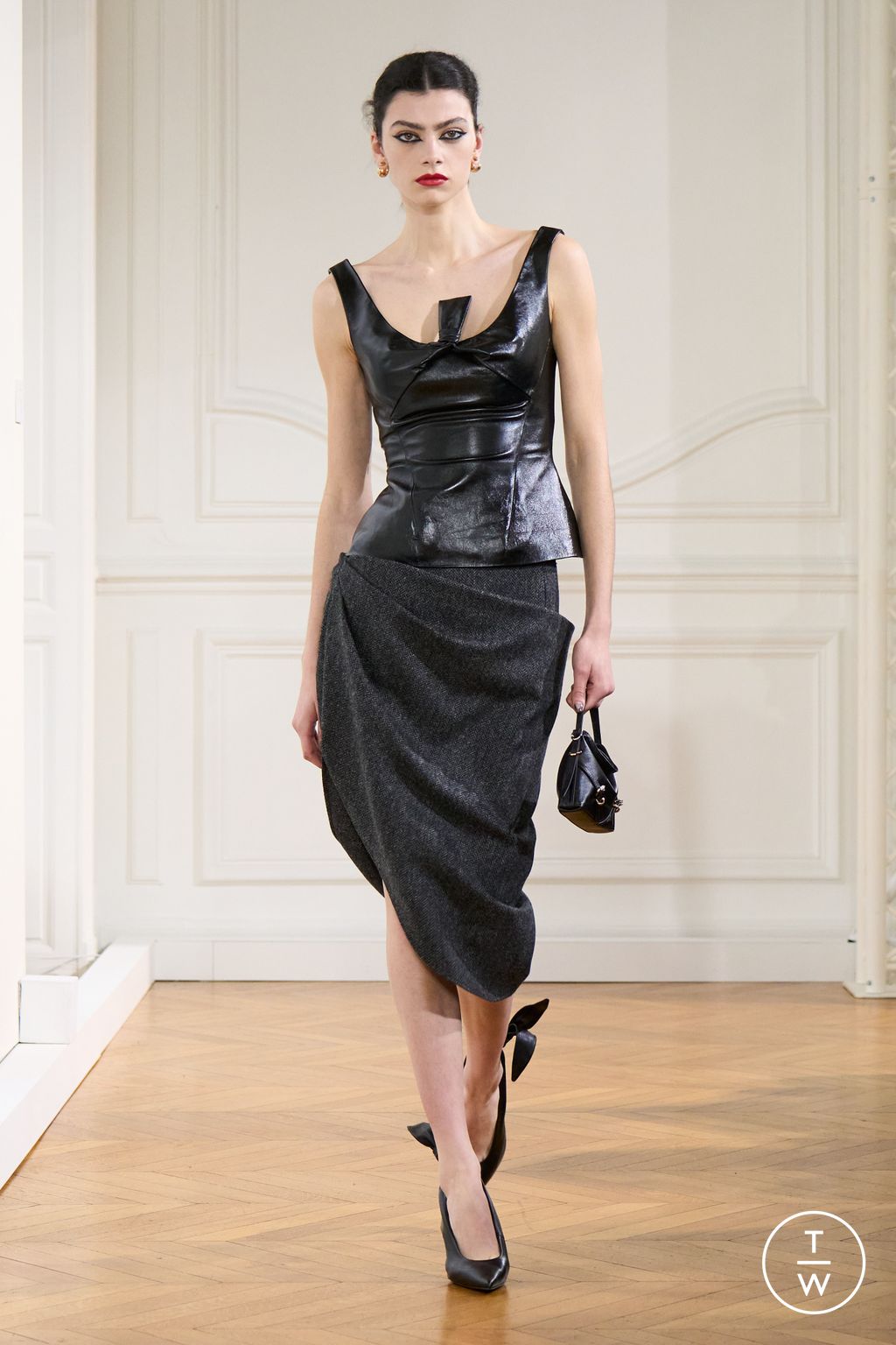 Fashion Week Paris Fall/Winter 2024 look 12 de la collection Givenchy womenswear