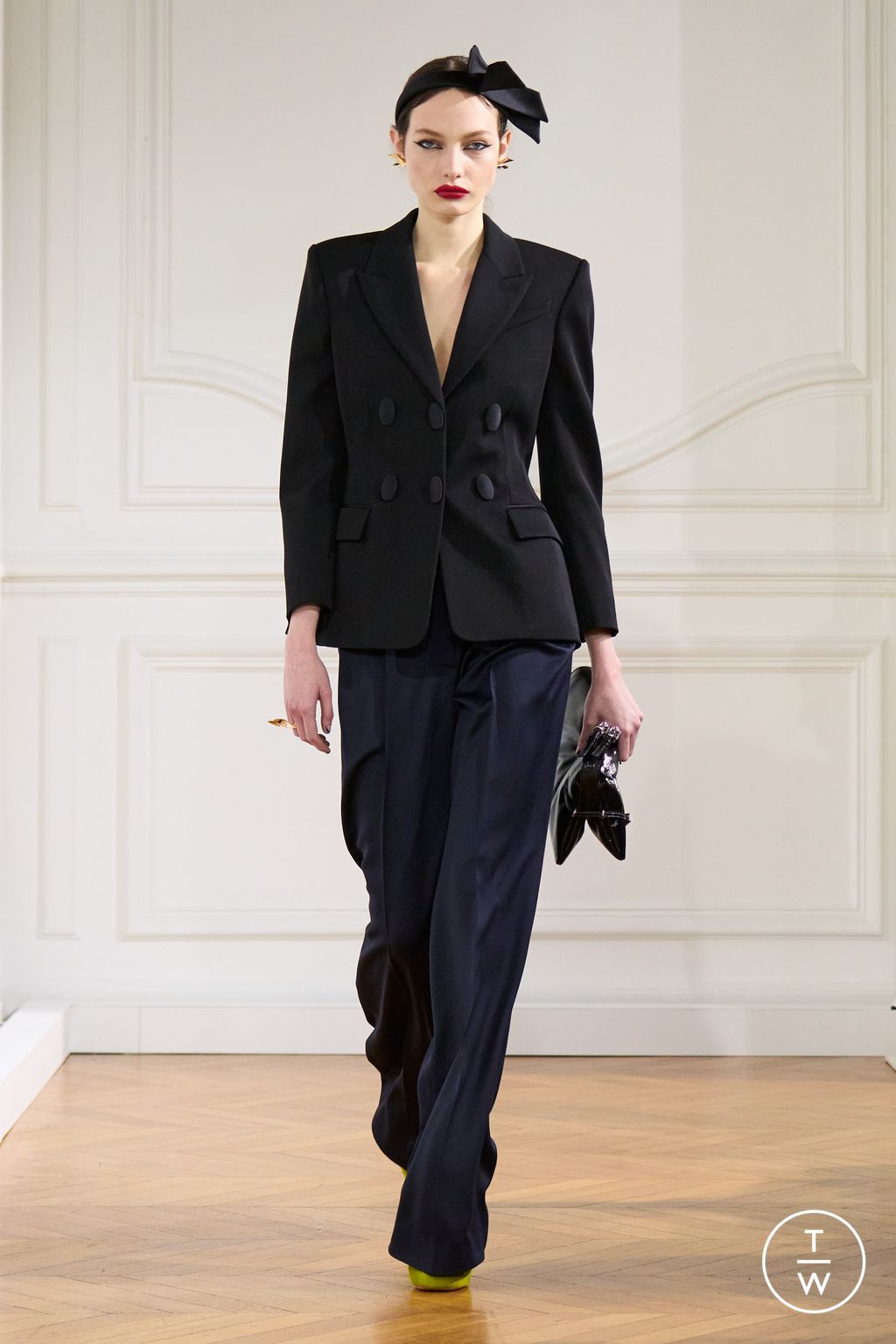 Fashion Week Paris Fall/Winter 2024 look 23 de la collection Givenchy womenswear
