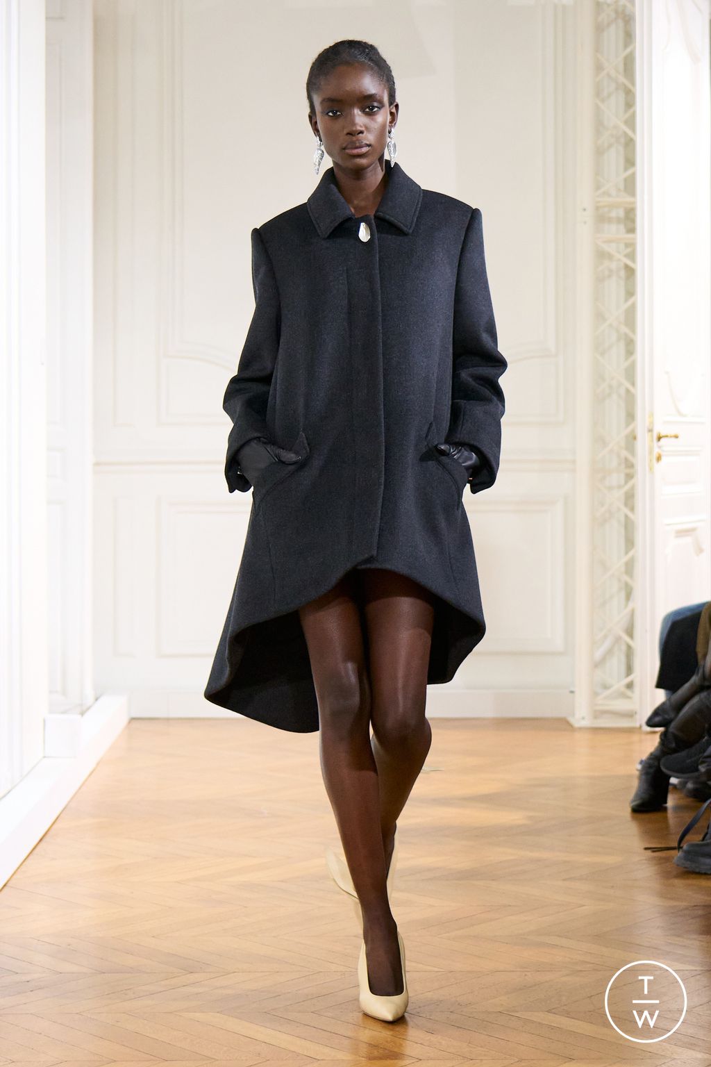 Fashion Week Paris Fall/Winter 2024 look 27 de la collection Givenchy womenswear