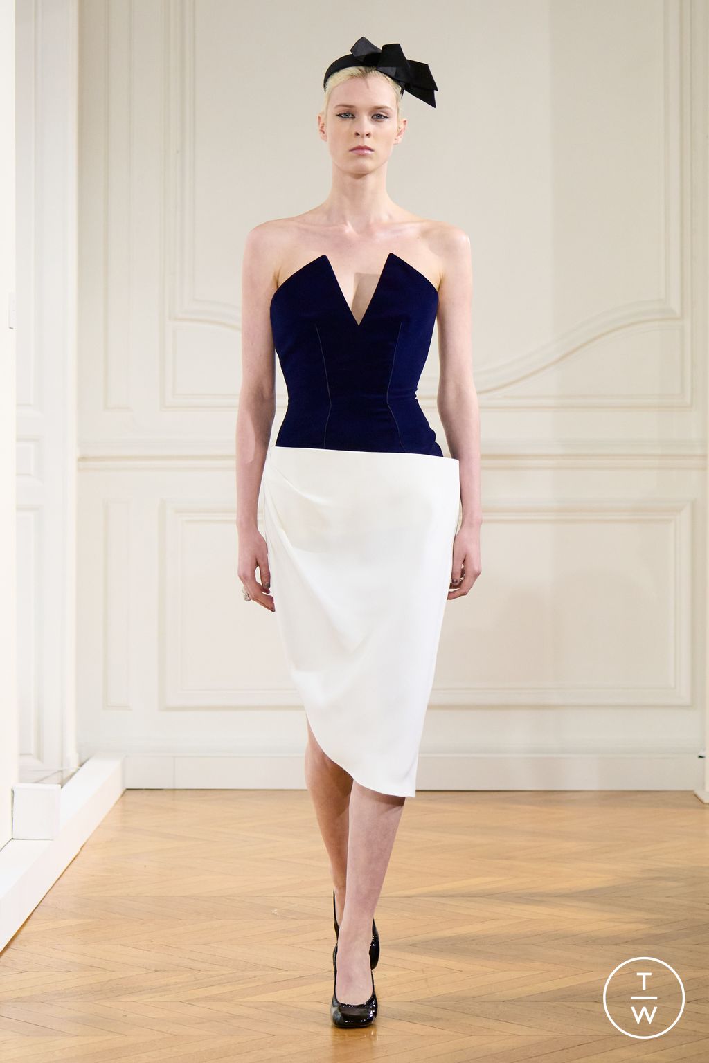 Fashion Week Paris Fall/Winter 2024 look 34 de la collection Givenchy womenswear
