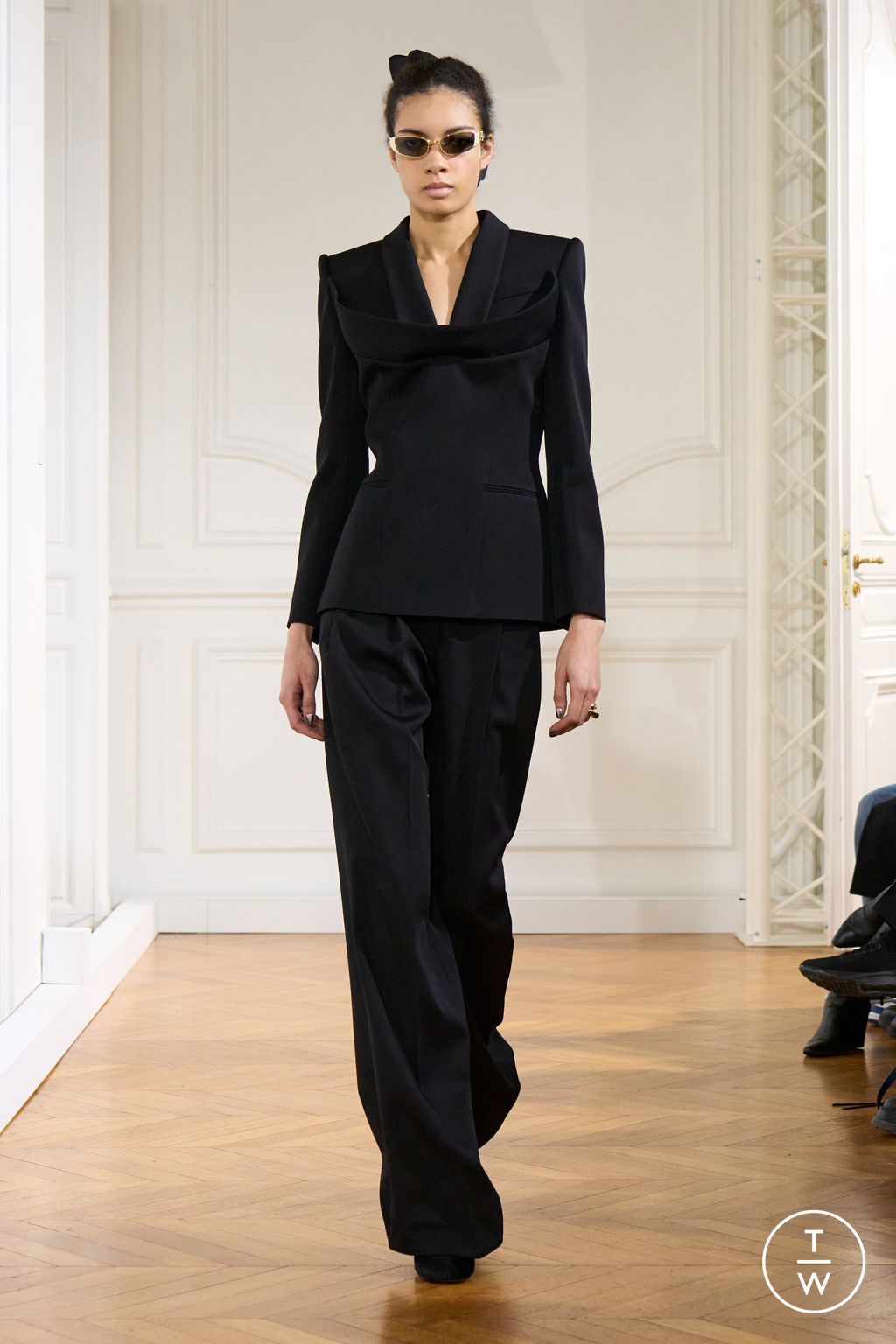 Fashion Week Paris Fall/Winter 2024 look 40 de la collection Givenchy womenswear