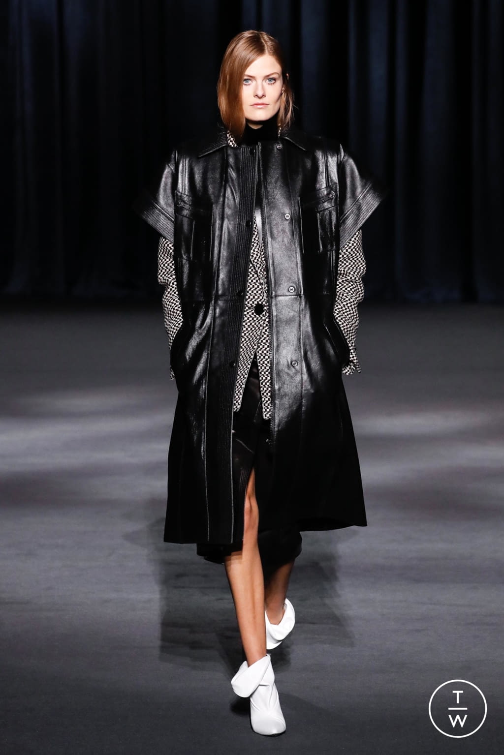 Fashion Week Paris Fall/Winter 2018 look 8 de la collection Givenchy womenswear